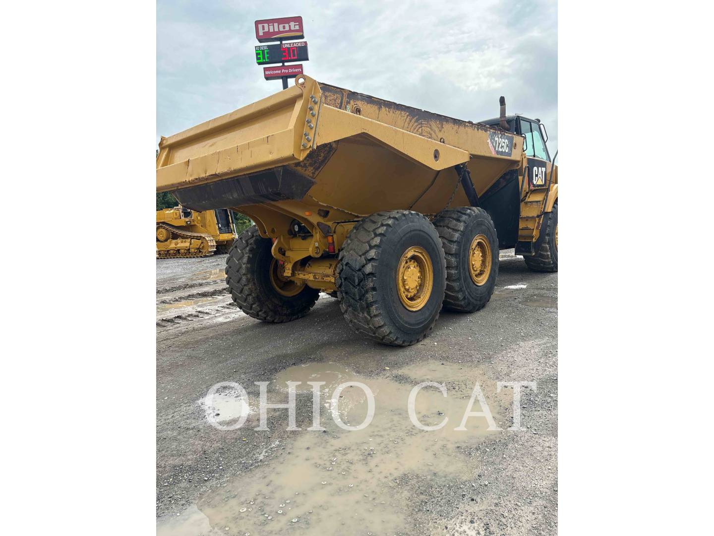 2019 CAT 725C2 - RIGHT_REAR