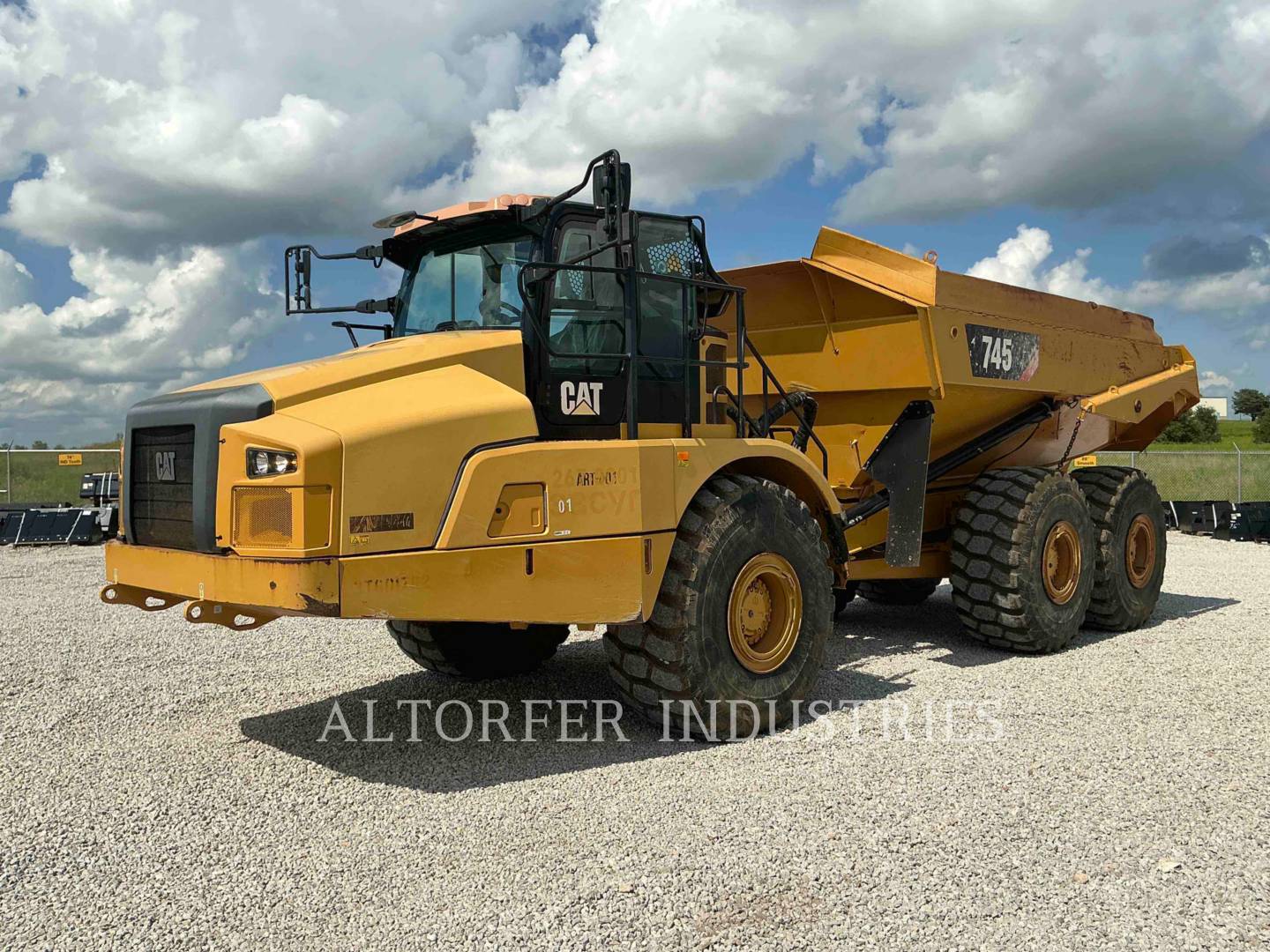  Caterpillar 745