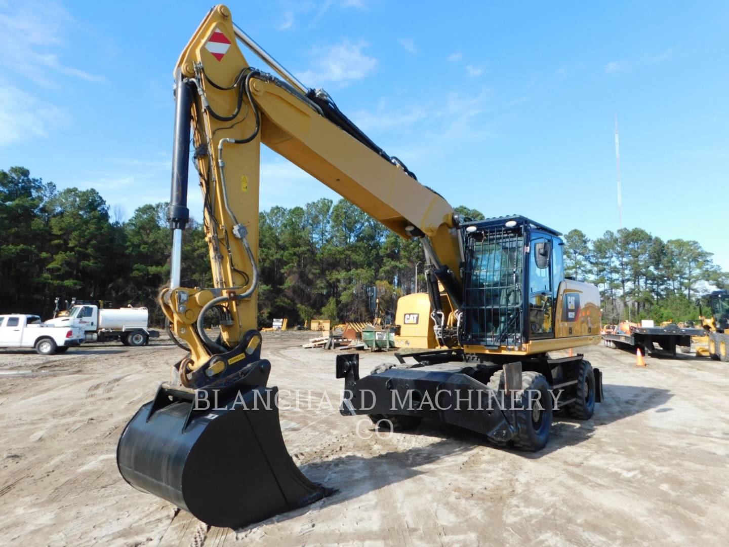 2017 Caterpillar M322F