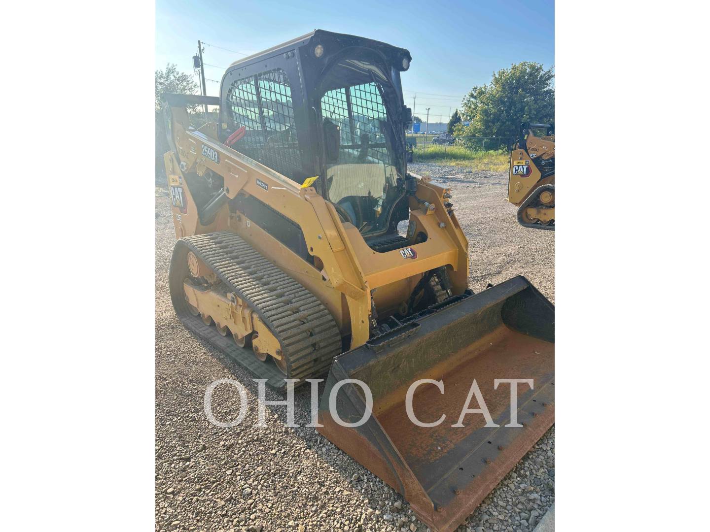 2023 CAT 259D3 - RIGHT_FRONT
