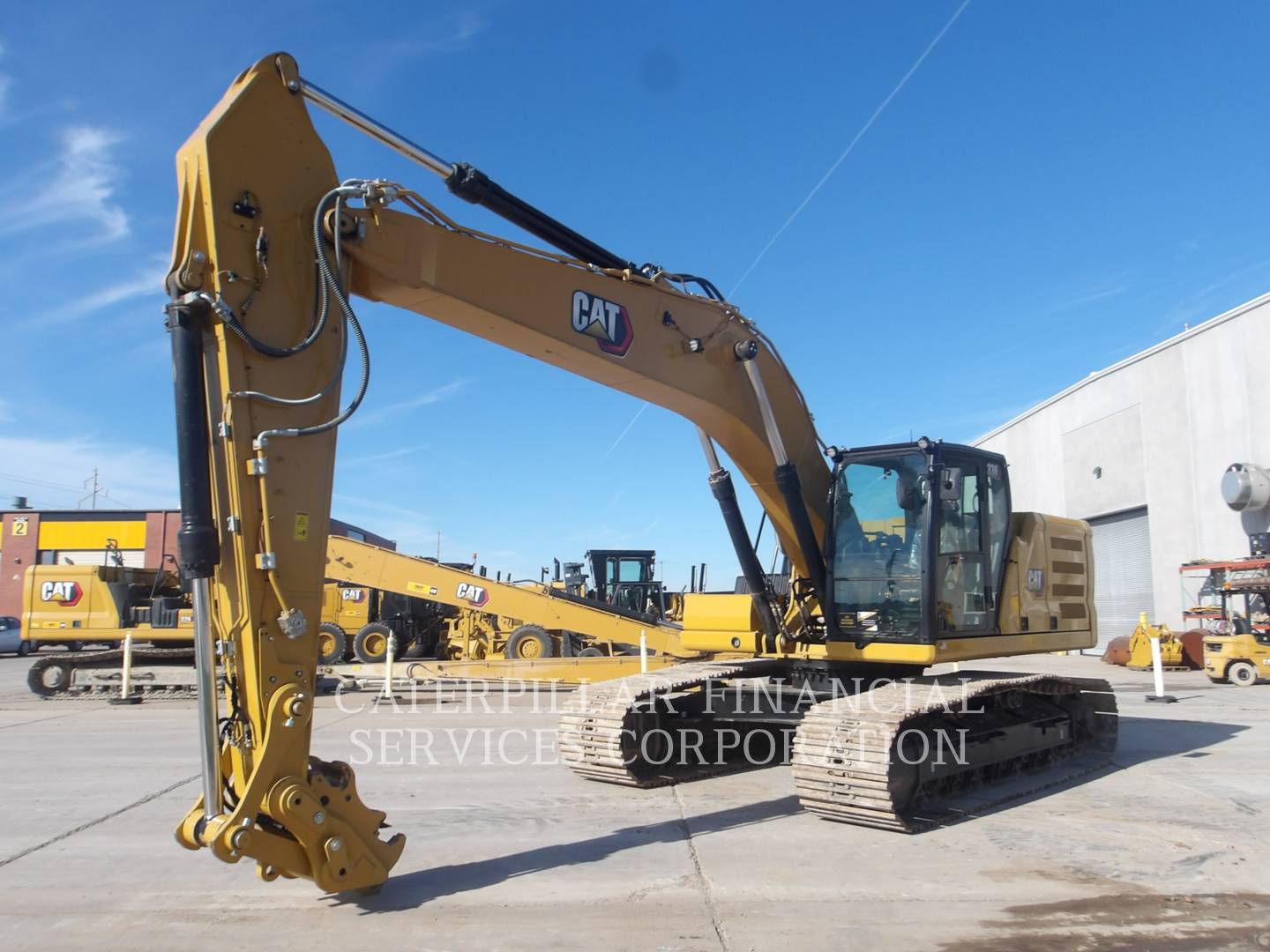 2024 Cat 33007
