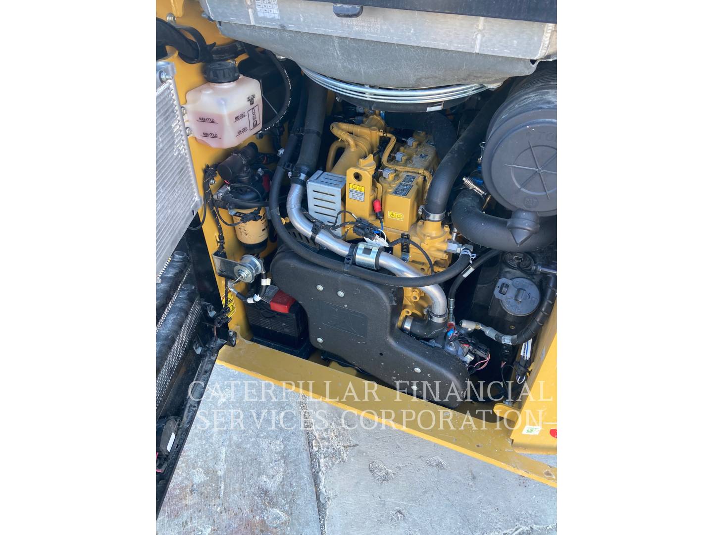 2024 CAT 262D3 - EMISSIONS_PLATE