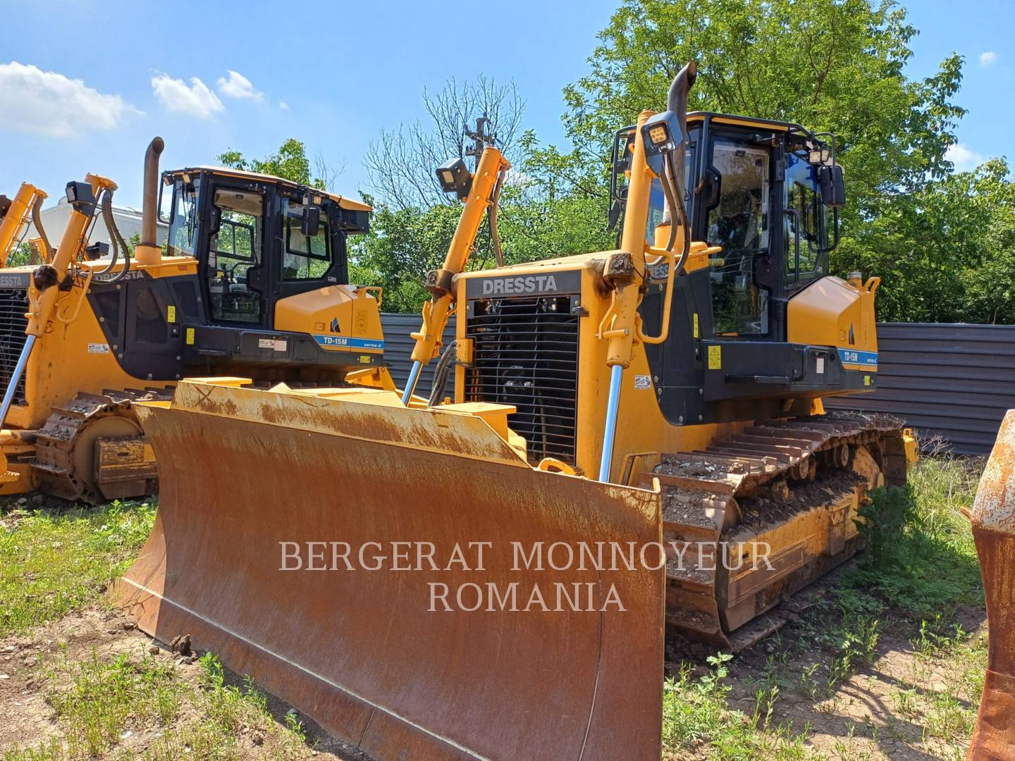  Dressta TD-15M
