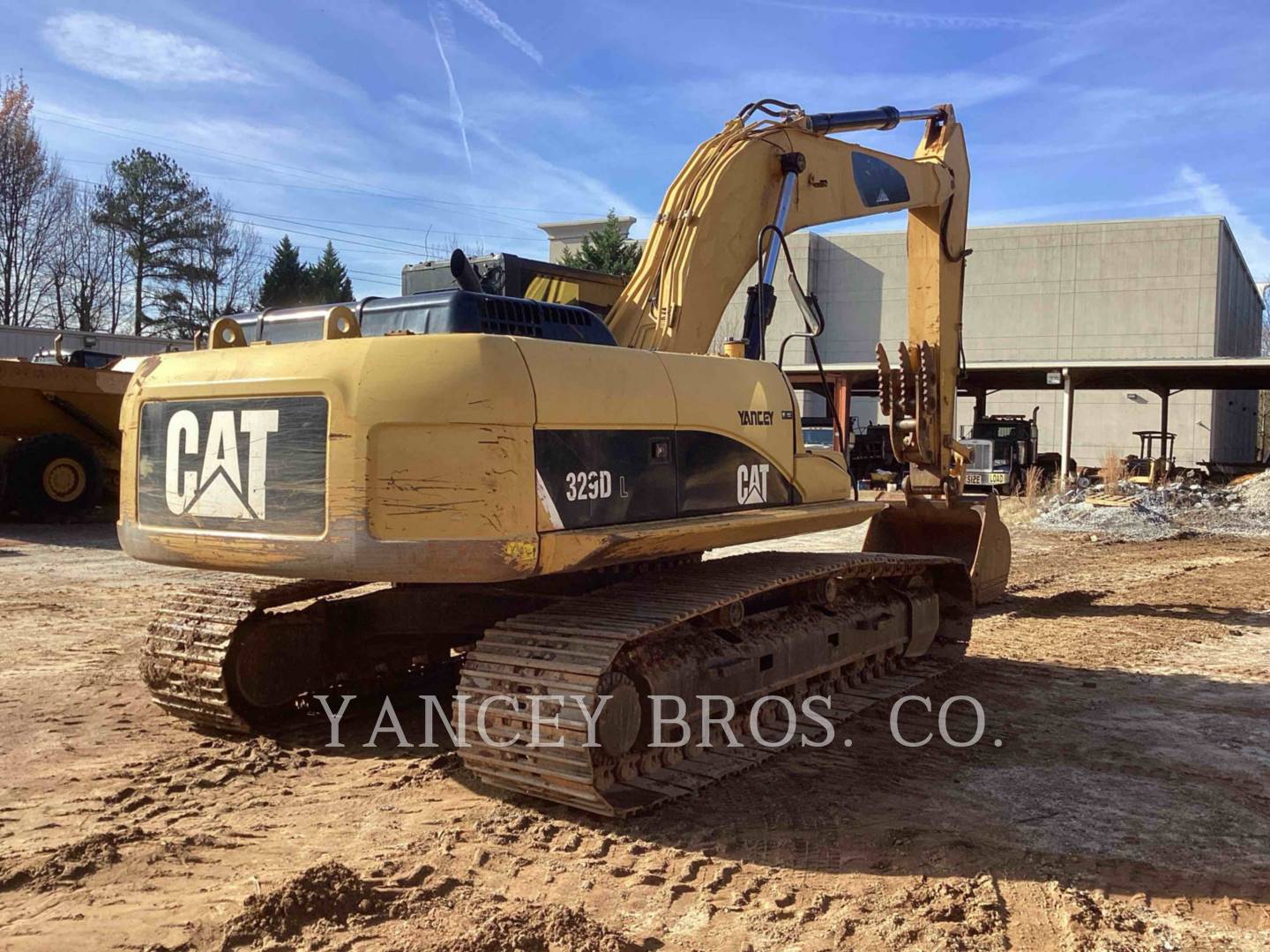 2011 CAT 329DL