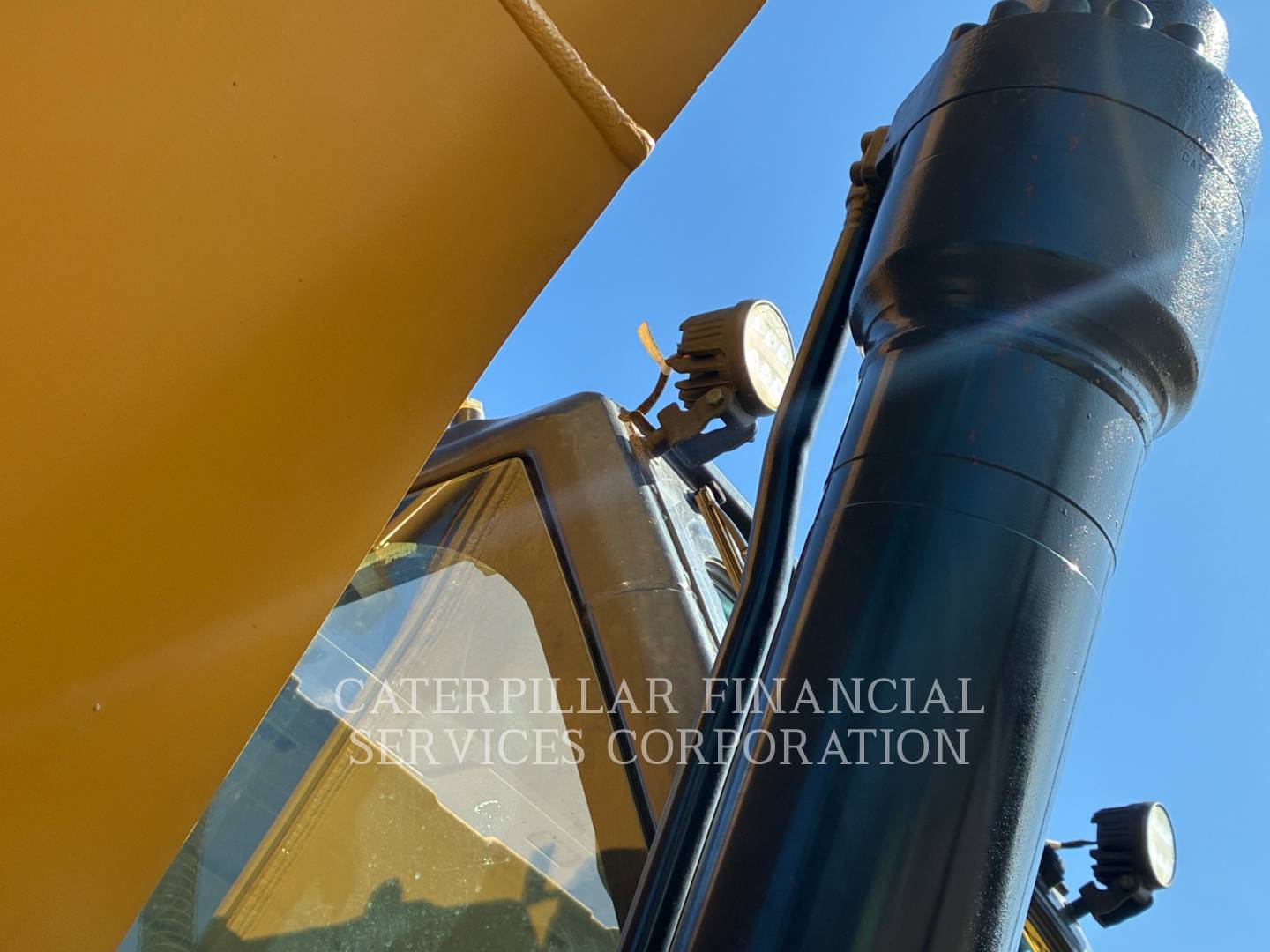 2023 CAT 33007 - 25