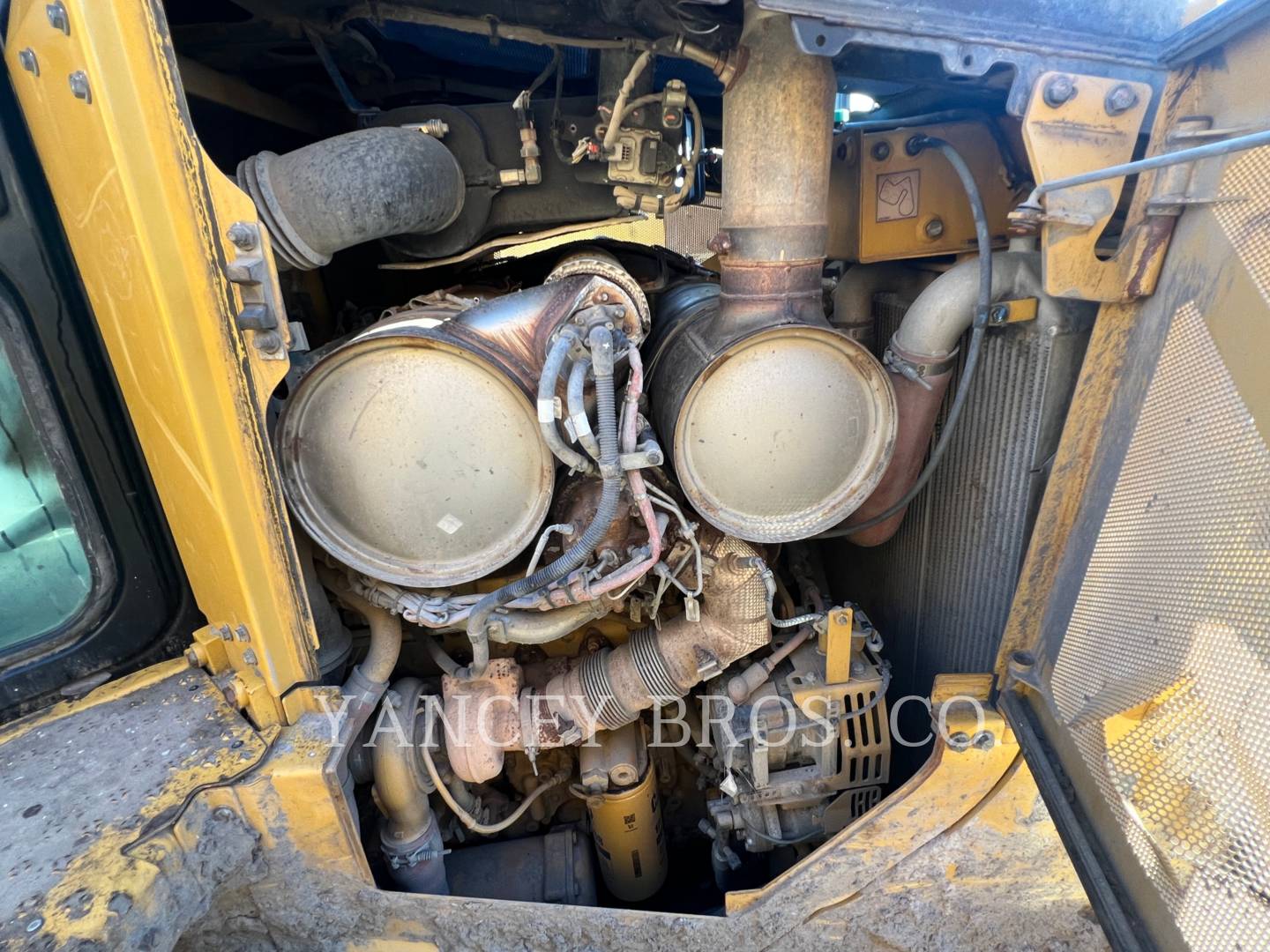 2020 CAT D6 LGP