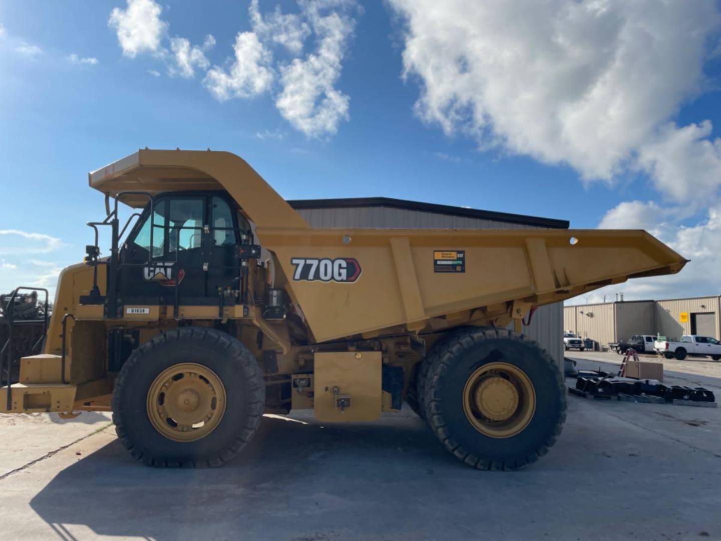 HOLT CAT - Used Equipment Listings - OFF HIGHWAY TRUCKS Listings