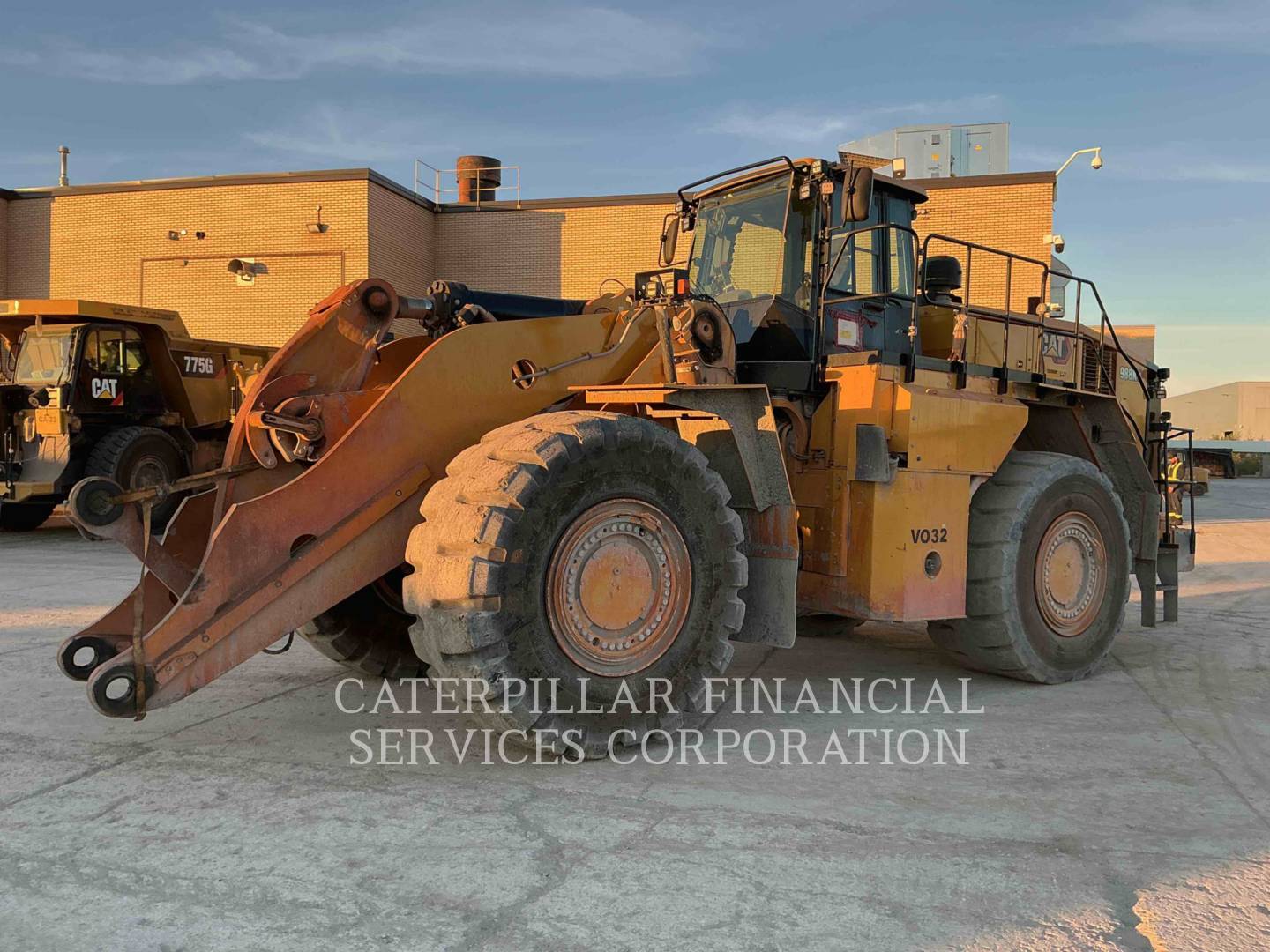 2021 CAT 988K XE - LEFT_FRONT