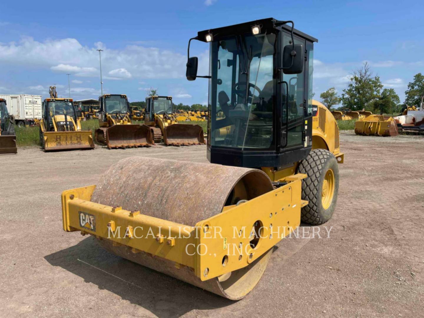 Photo of a  Caterpillar CS44B