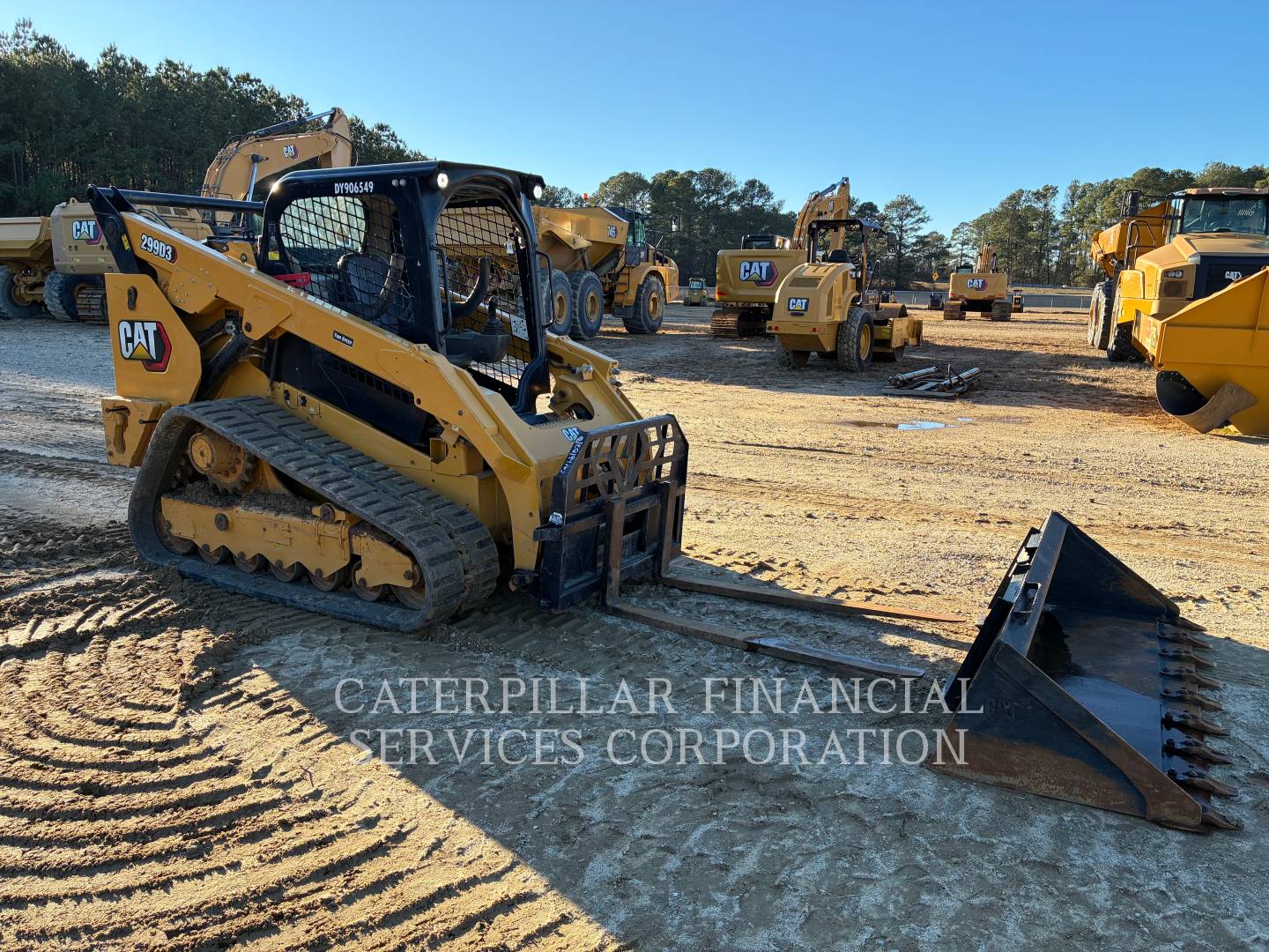 2022 CAT 299D3 - FORKS & BUCKET - RIGHT_REAR