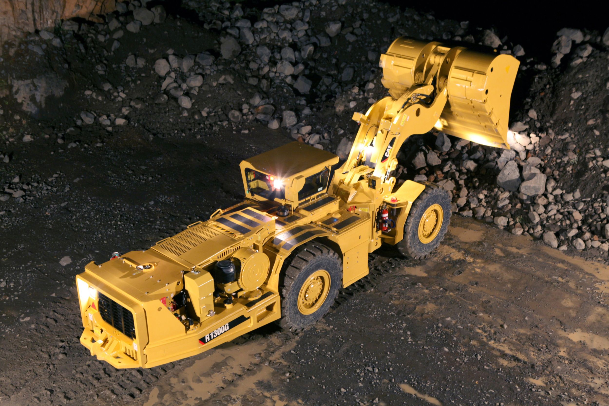 Cat R1300G Underground Mining Loader Caterpillar