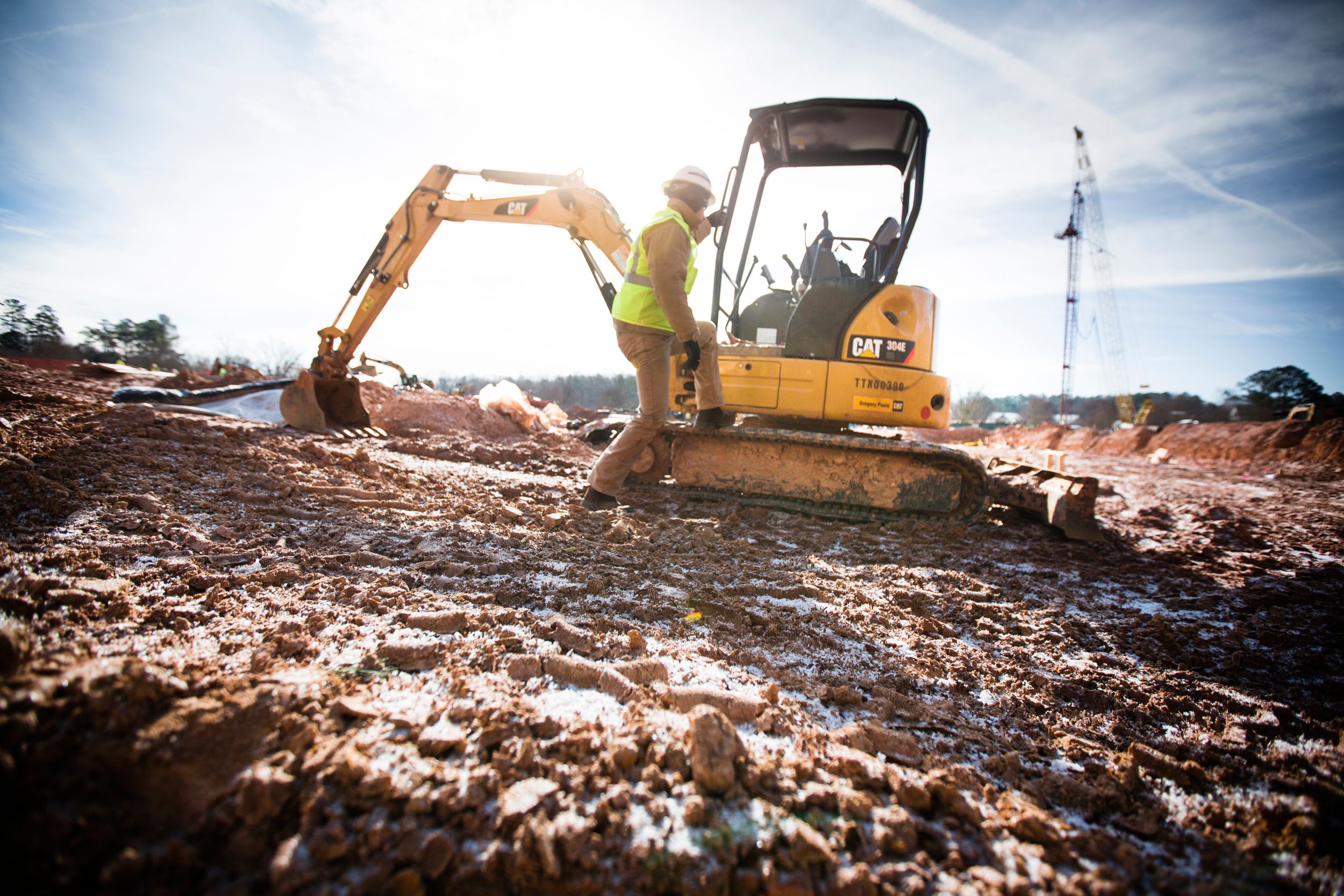 Working with his local Cat® dealer, Gregory Poole Equipment, Parvin built a small fleet of versatile and dependable Cat Skid Steer Loaders, Mini Excavators and other machines.