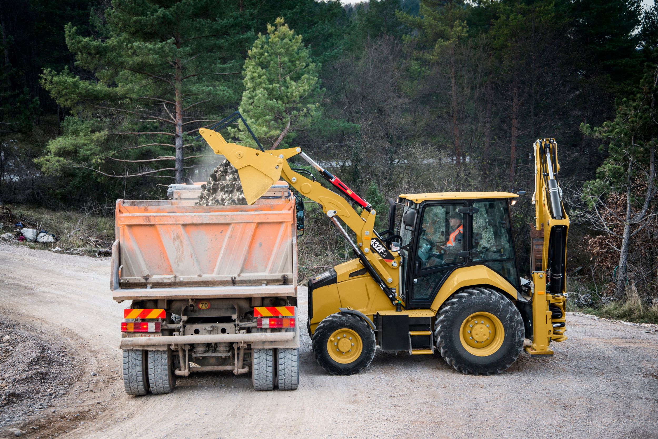 PARALLEL LIFT LOADER