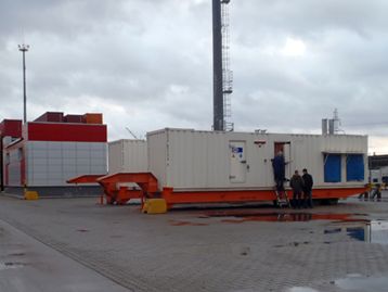 Компания FG Wilson в контейнерах генератор установлен на порт Санкт-Петербург, Россия фото