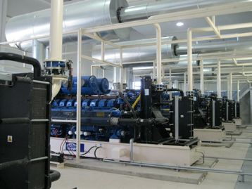 Компания FG Wilson генераторной установки номер в международном терминале Милас-Бодрум Аэропорт в Турции фотографии