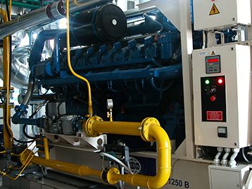 Генератор установлен со сложной комбинированной выработки тепла и электроэнергии с системой трубопроводов