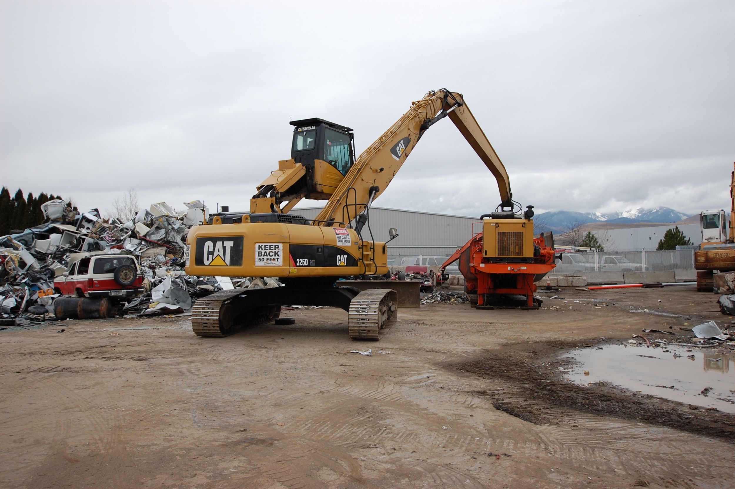 Pacific Steel's 150-piece equipment fleet is heavily skewed toward fuel-efficient Cat® loaders, forklifts and material handlers.