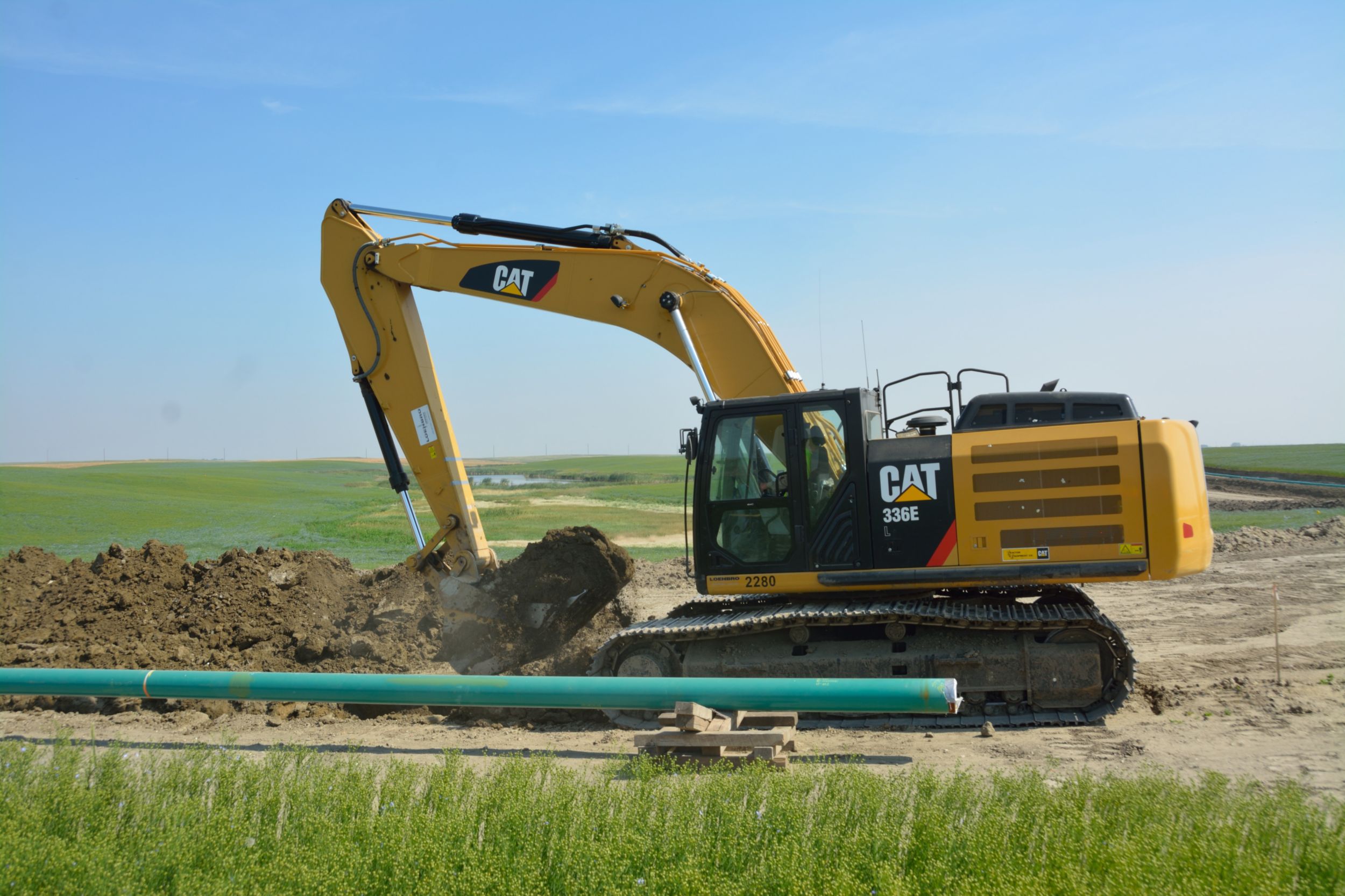 Loenbro’s largest project to date was a 90-mile pipeline placing 16 inch diameter pipe. 