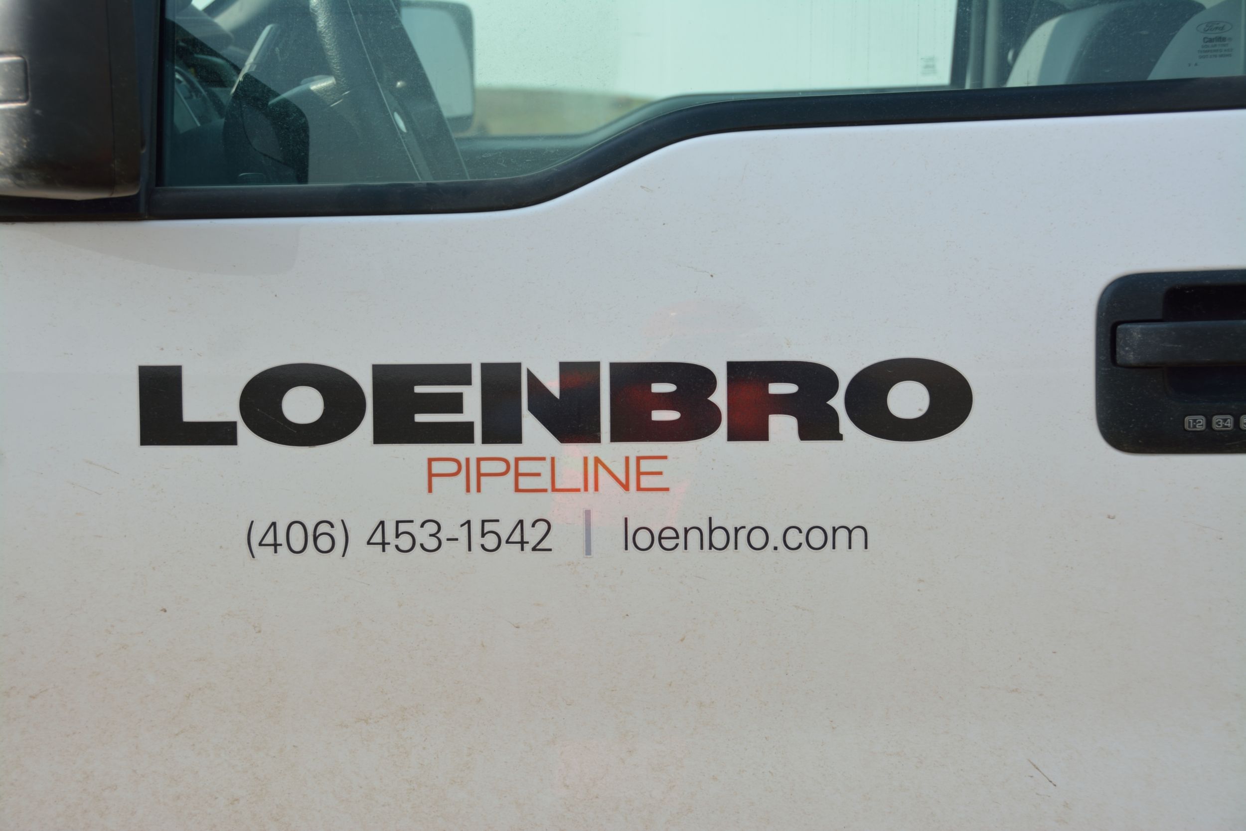 Seventeen years ago, the Leach brothers started with a $750 pickup truck and two welding machines. Today, Loenbro has a fleet of hundreds of trucks and machines, including more than 100 Cat® machines.