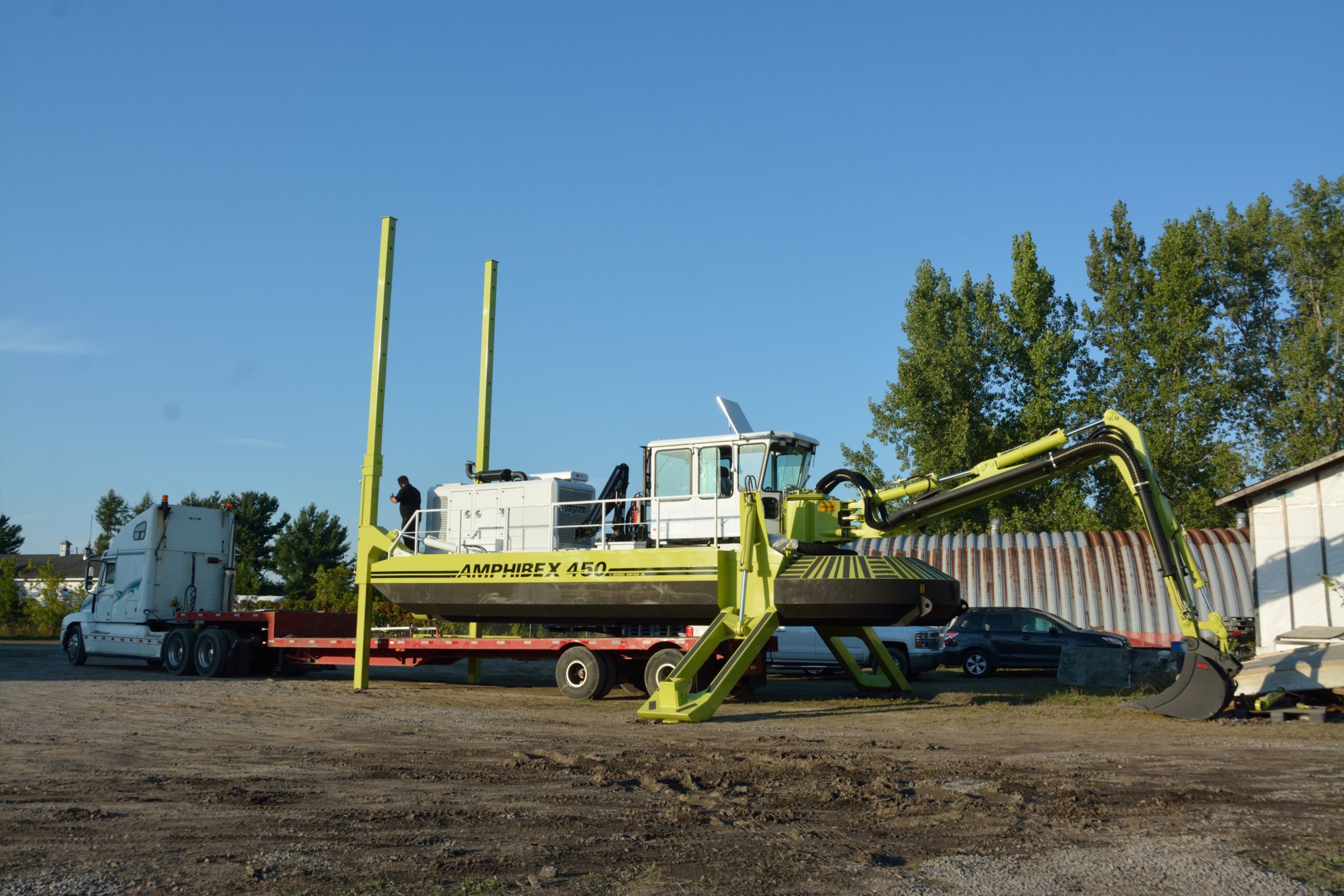 Mobility is everything and Amphibex machines are extremely mobile and easy to transport. The Amphibex can load and offload itself from a single flatbed truck.