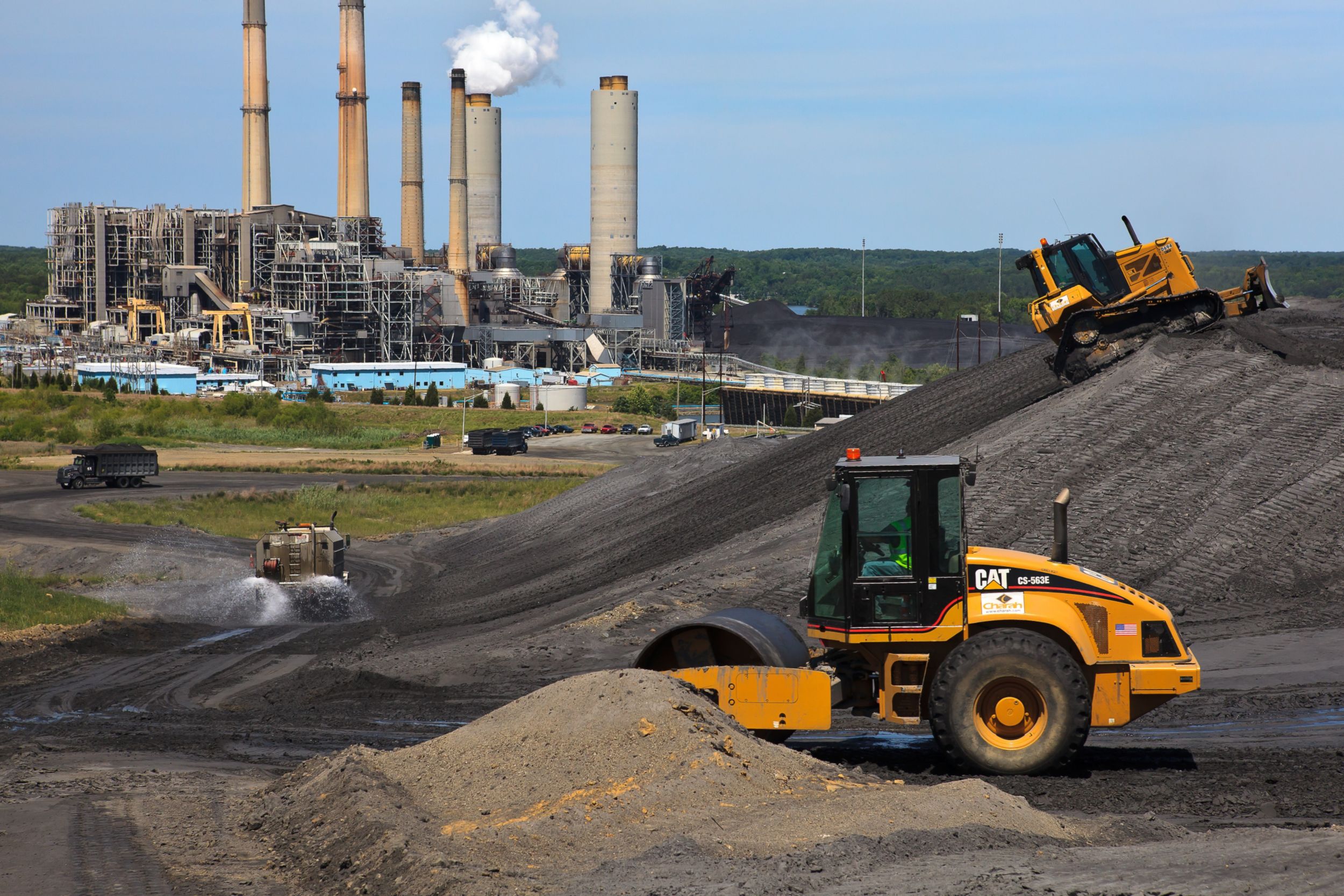 Charah has nearly 140 Cat® machines and 700 employees working in 15 states.