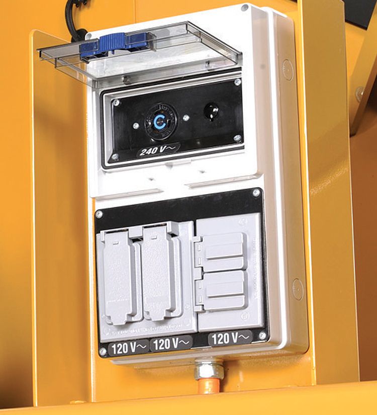 AUXILIARY POWER PANEL (OPTIONAL)
