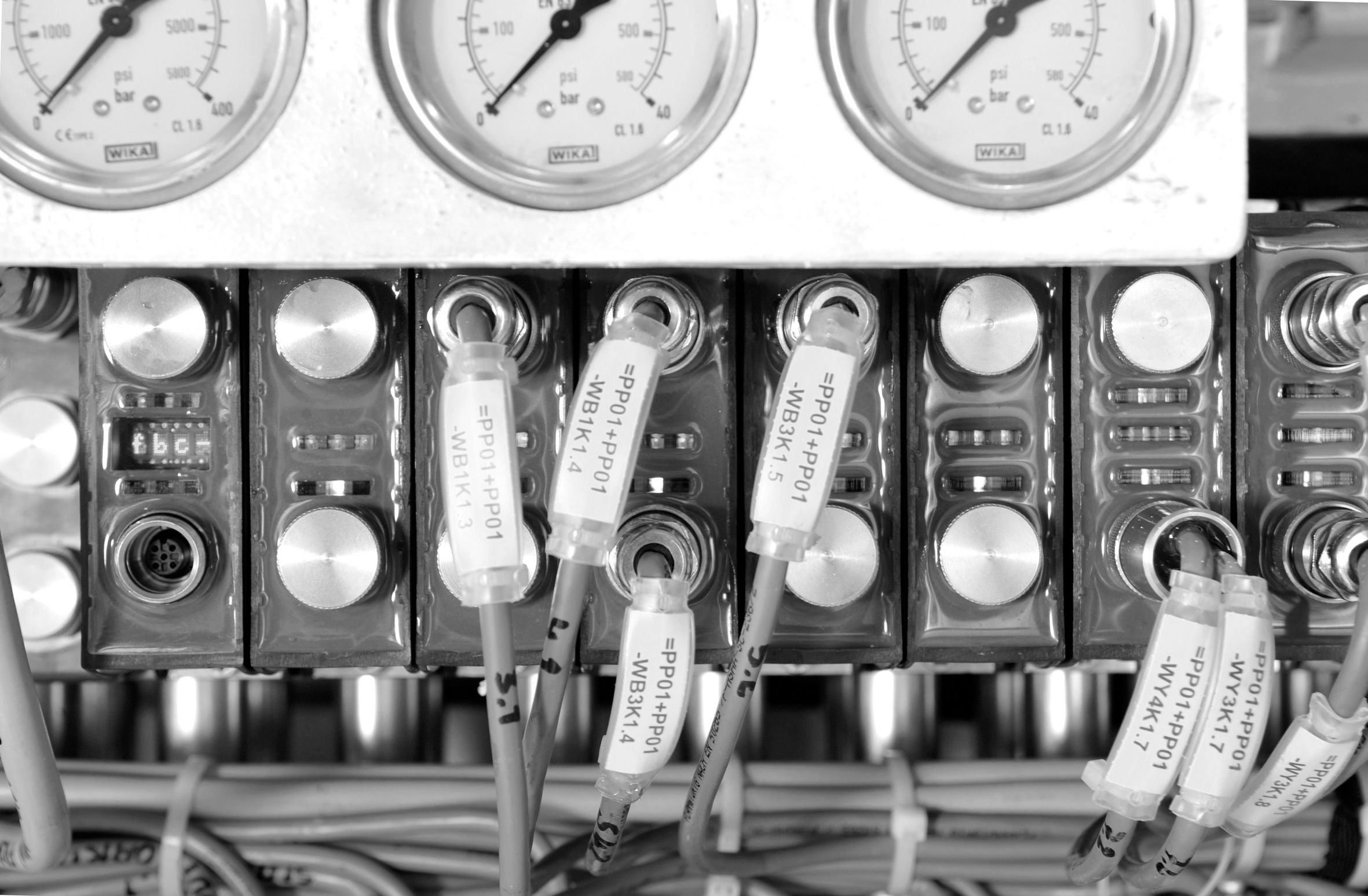 MODULAR CONTROL OFFERS FLEXIBILITY AND POWER