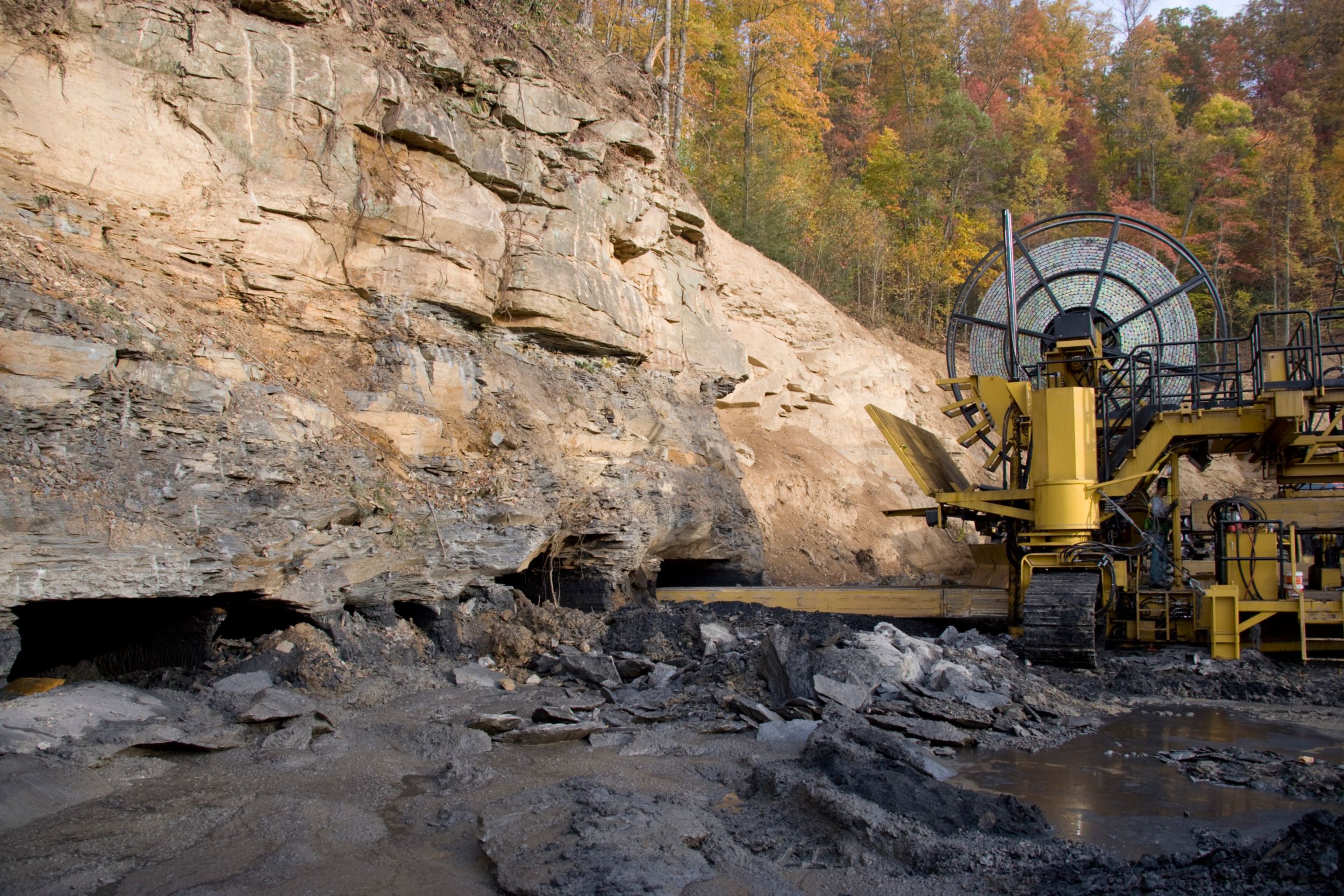 Cat HW300 Highwall Mining System Caterpillar