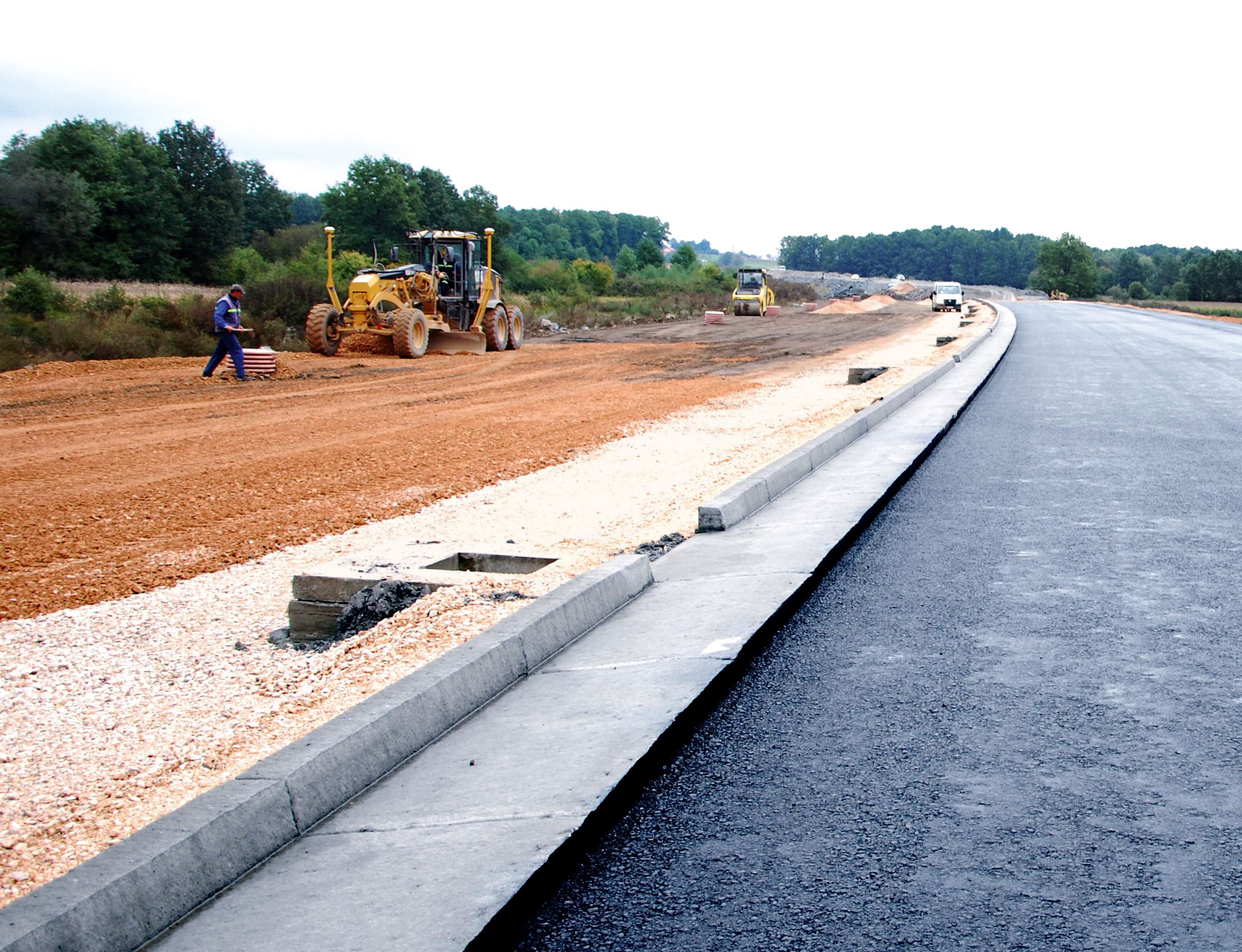 A Bosnia company used AccuGrade on one of the biggest and most important projects in the country – constructing a road linking Banja Luka and Doboj. 