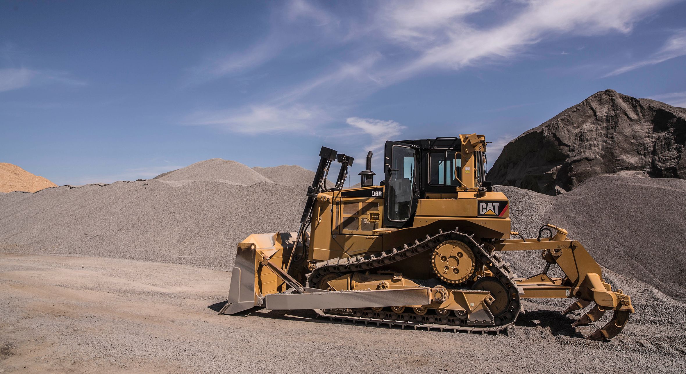 БУЛЬДОЗЕРЫ CAT® D6R. ЗАПАС ПРОЧНОСТИ ДЛЯ РОСТА БИЗНЕСА