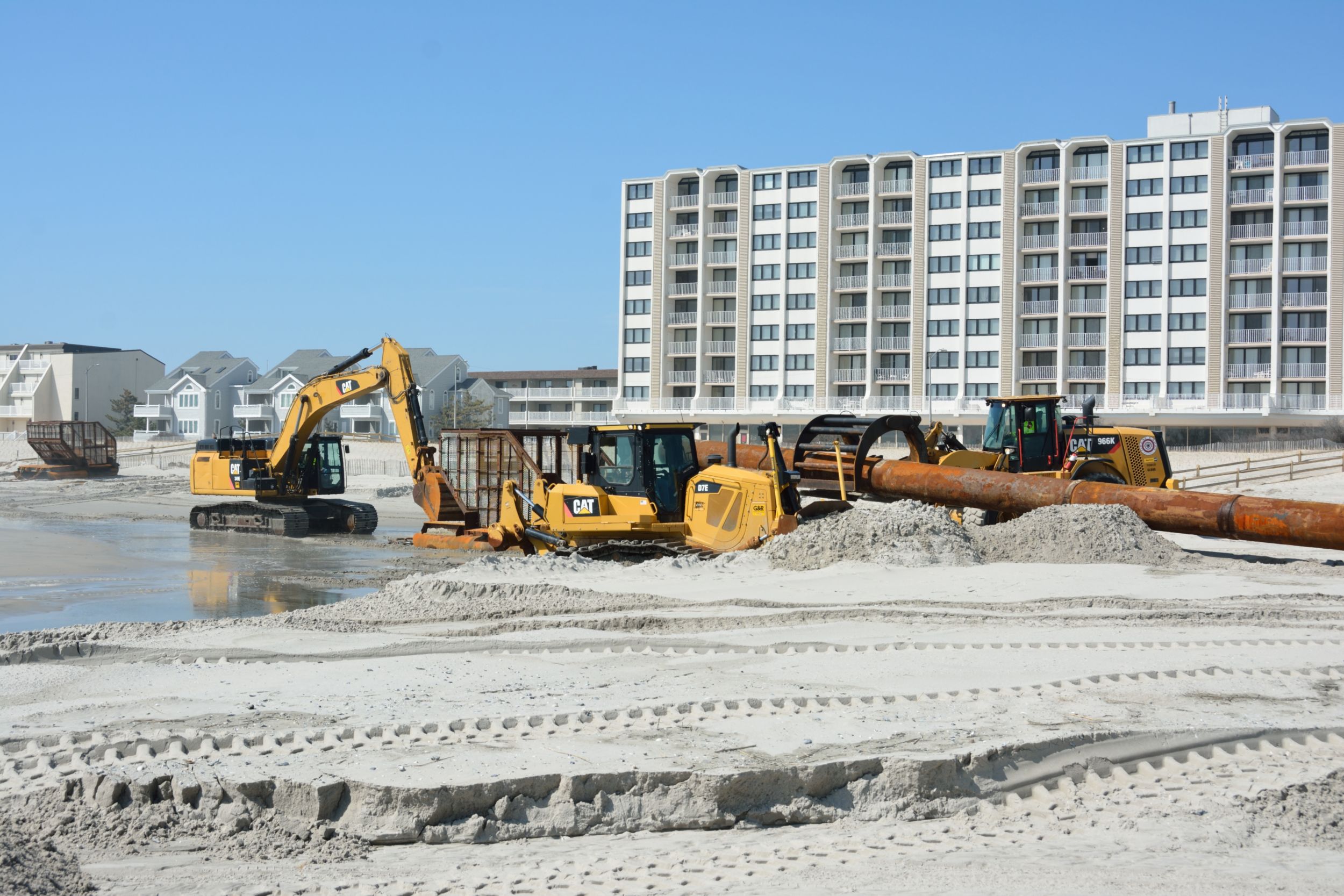 Great Lakes Dredge & Dock relies on a fleet of Cat® machines, including D7E Dozers with Dredging Arrangements; 336E and 336F Hydraulic Excavators and a 966K Wheel Loader.