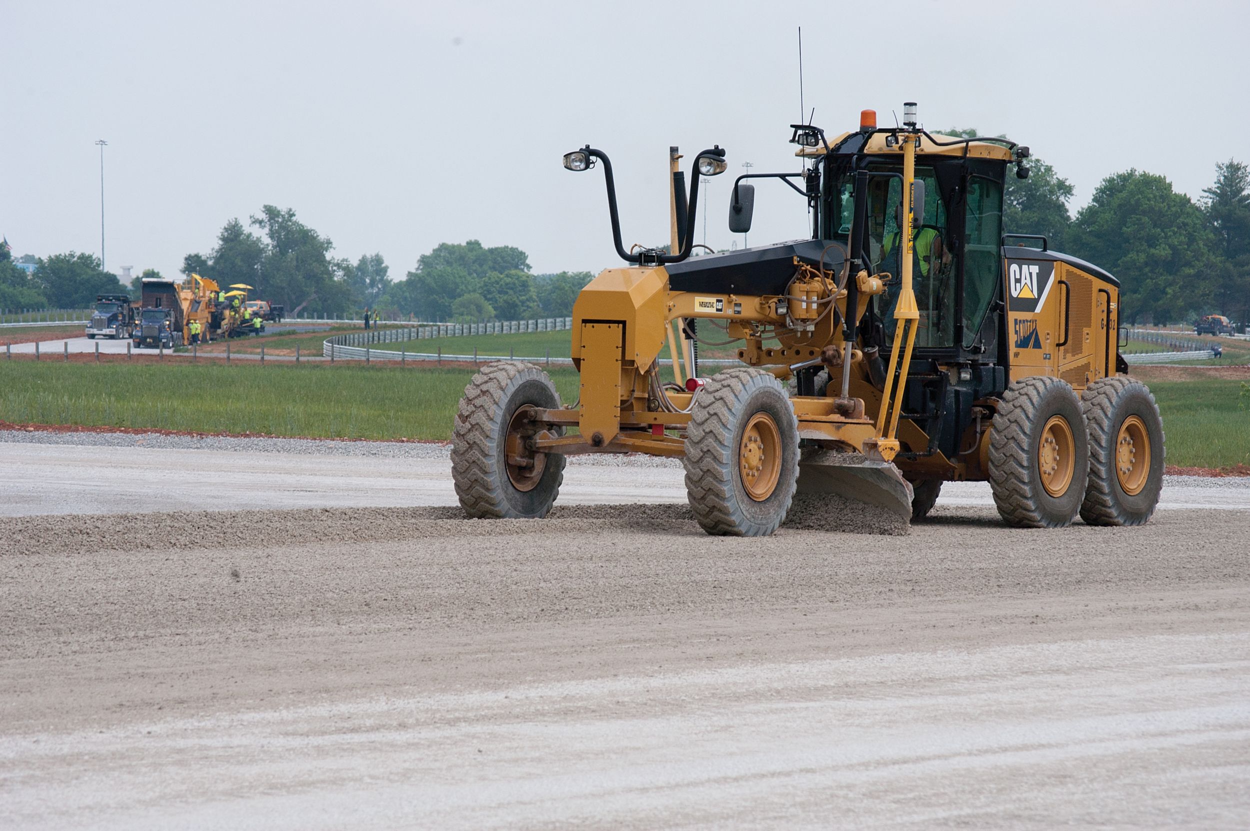 “During rough grading, the 3D AccuGrade™dozers worked to within tolerances of tenths of a foot,”says JD Weis.“Then machines equipped with 3D Total Station based Cat® AccuGrade systems were used to complete the more accurate grading, down to hundredths of a foot.”