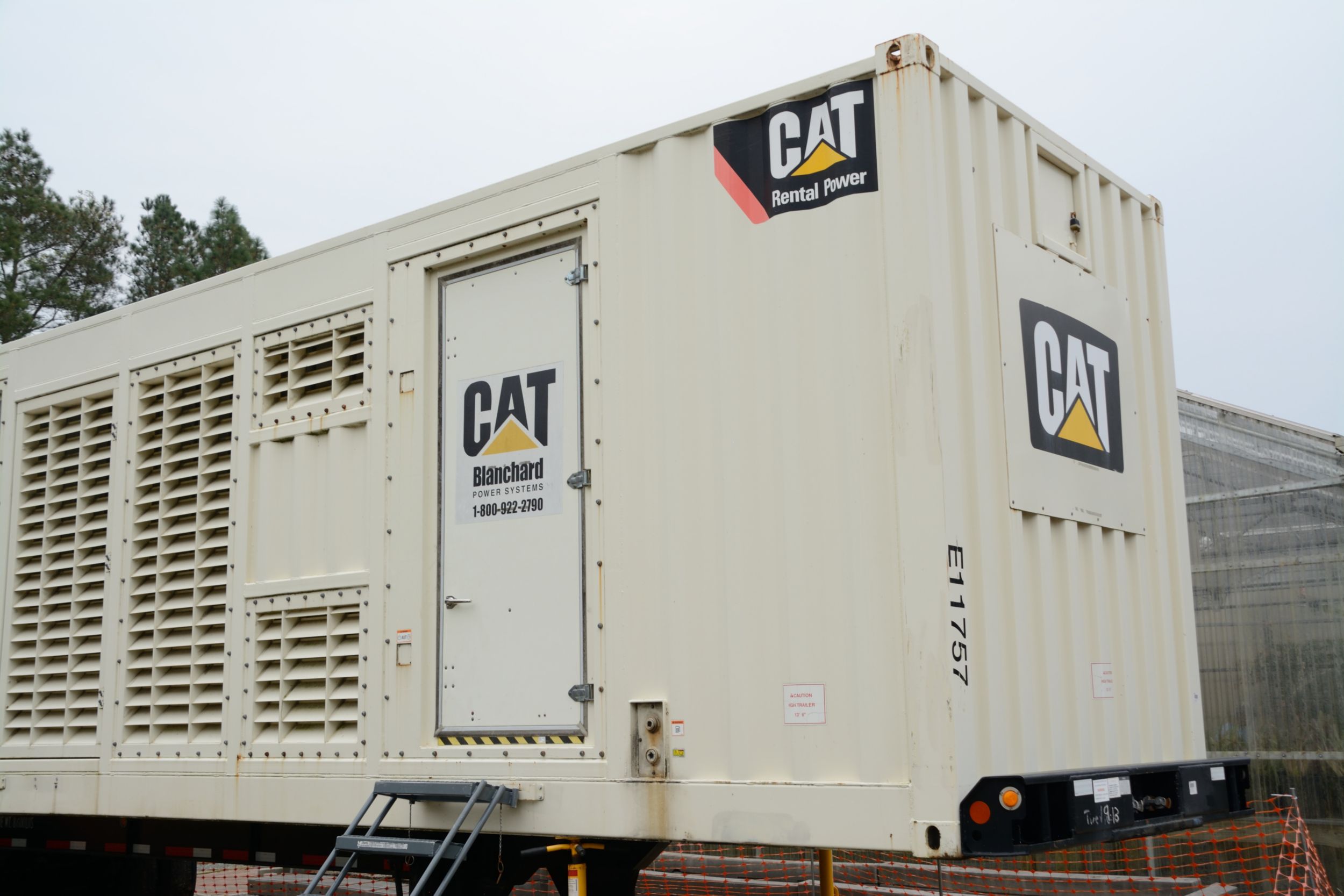 Twenty-two Cat® XQ1000 and XQ800 mobile generator sets were mobilized by Caterpillar’s Defense & Federal Products division following Hurricane Matthew making landfall.