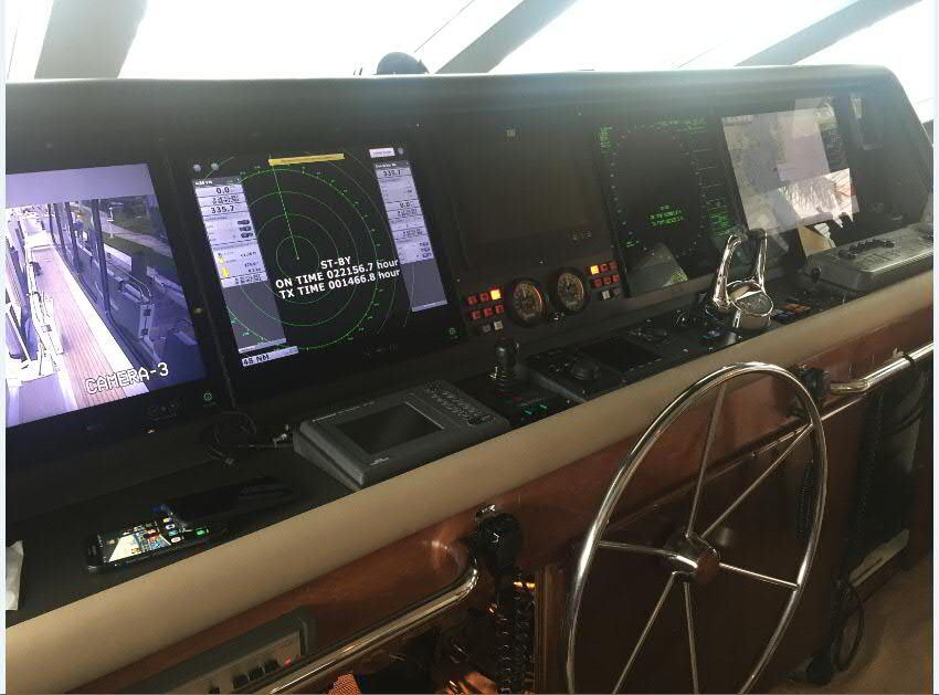 New Cat® Displays Enable Yacht Captain to See More, Do More 