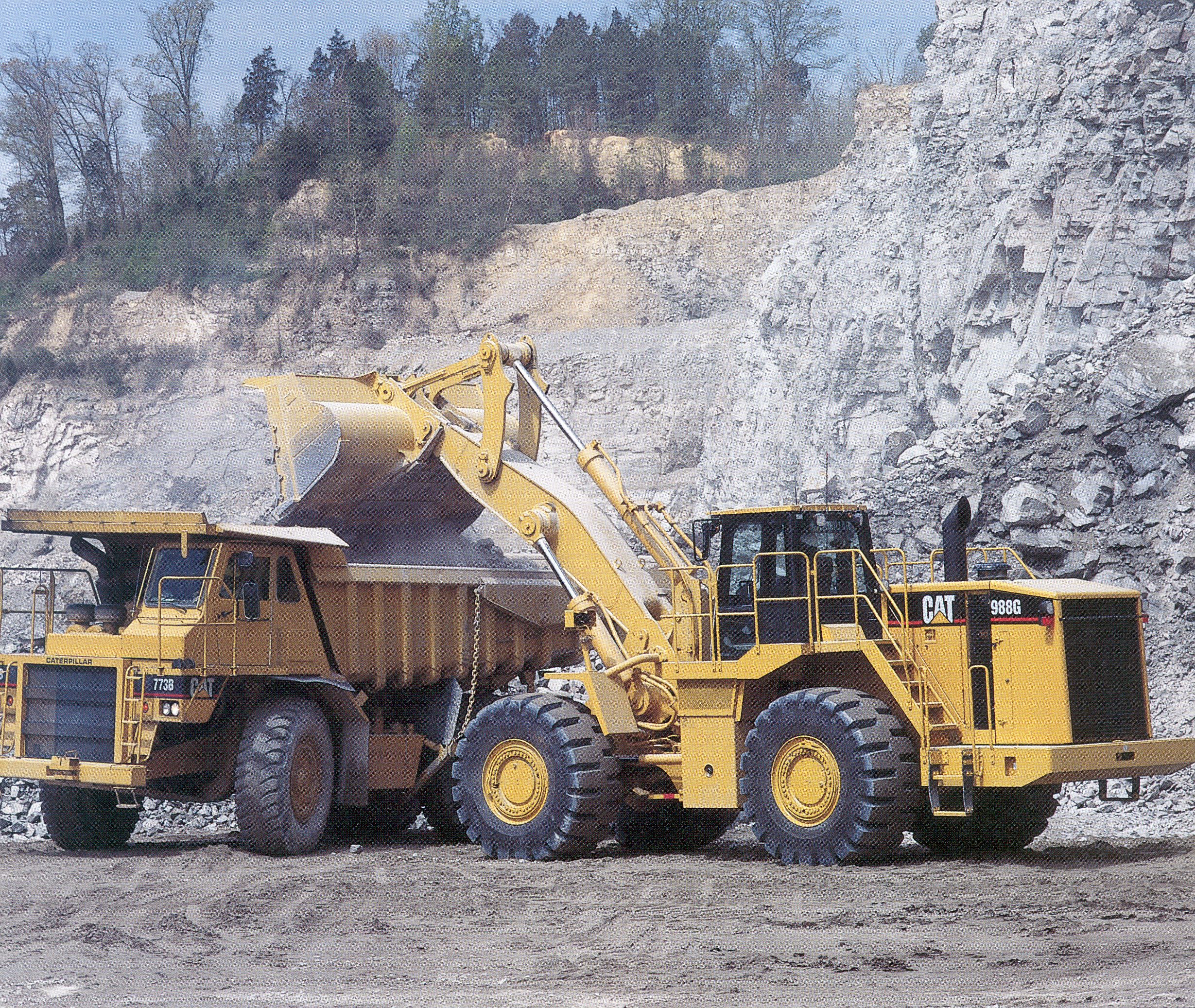 Cat The Cat 986k Bridges The Gap Evolution Of The 988 Wheel Loader