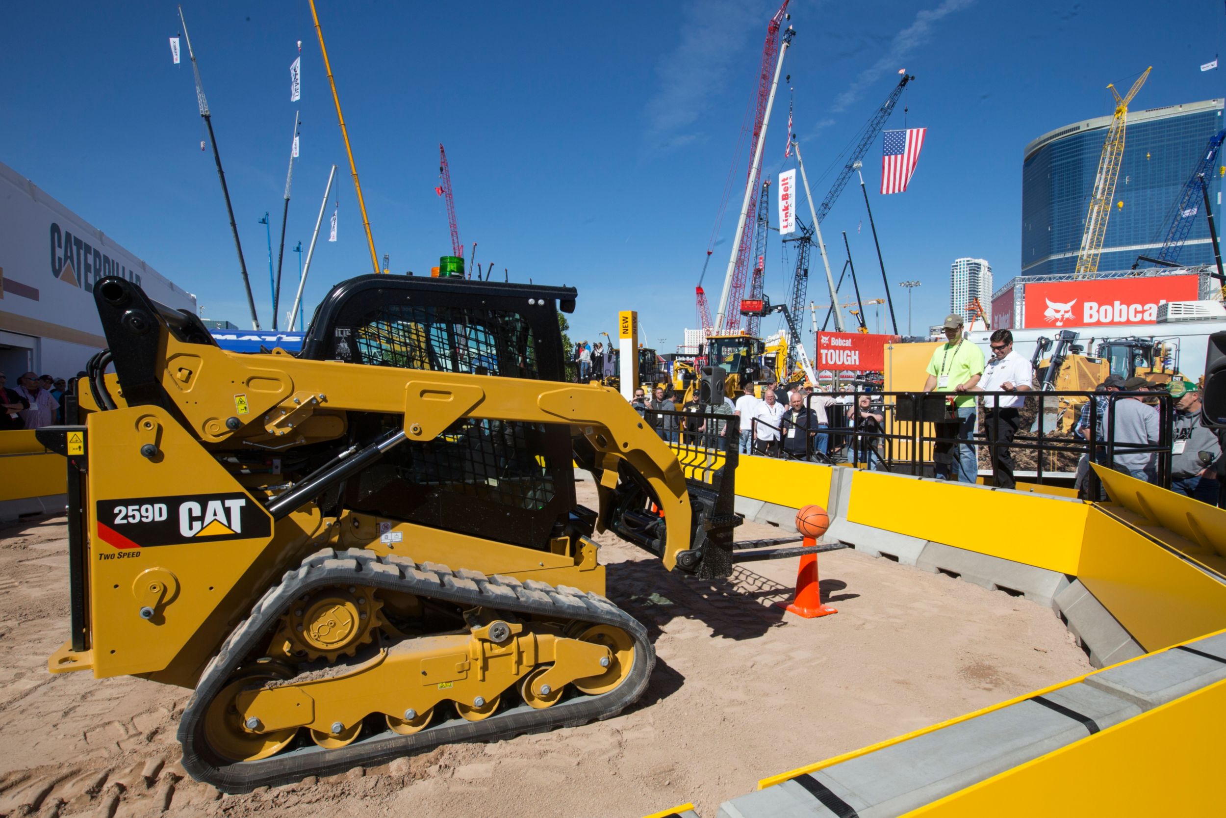 Attendees Remotely Operate Cat® Machines at CONEXPO