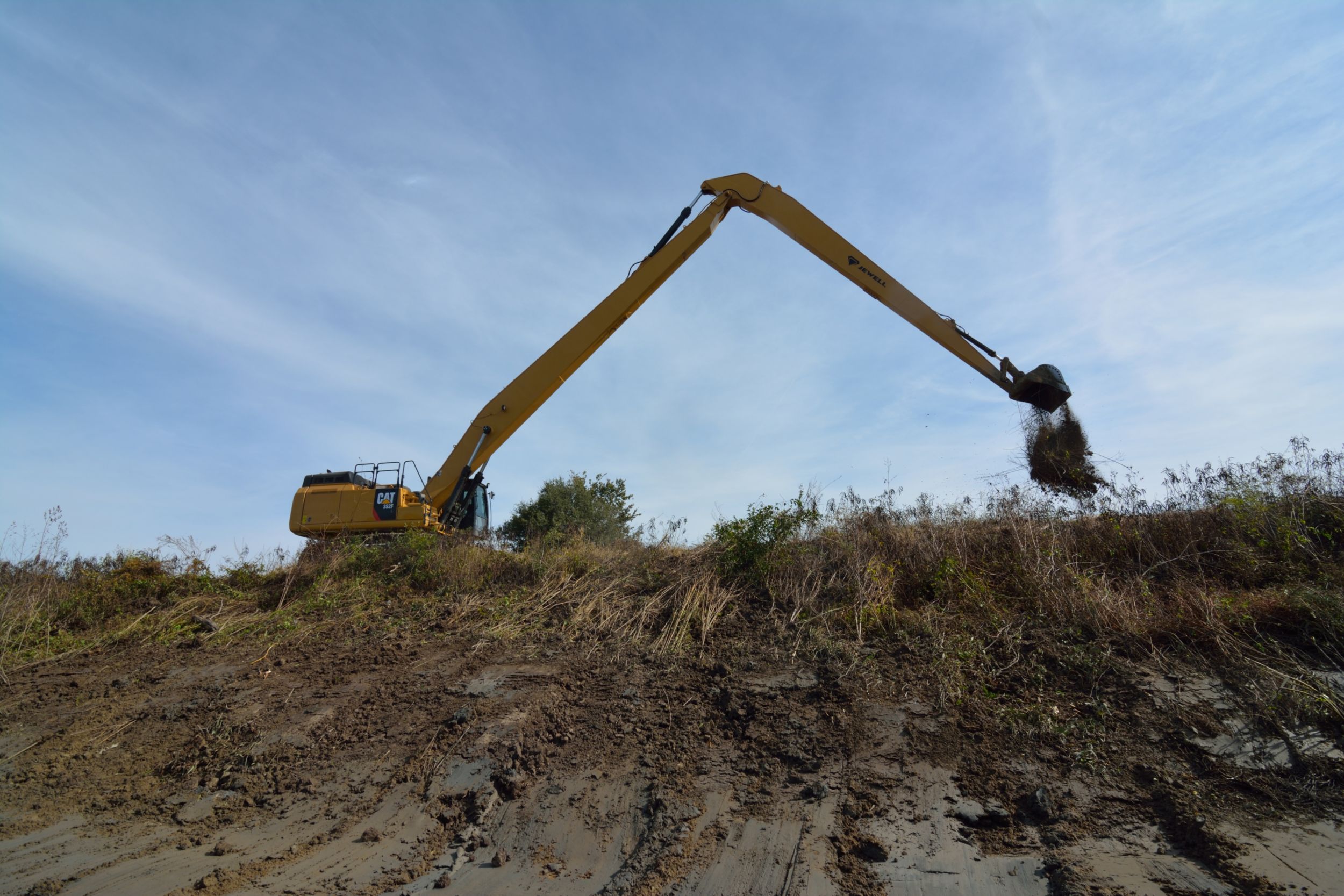 “The better we are at our job the more productive our landowners are, certainly in the agriculture sector. Cat® equipment enables LRDD to provide optimal production.”