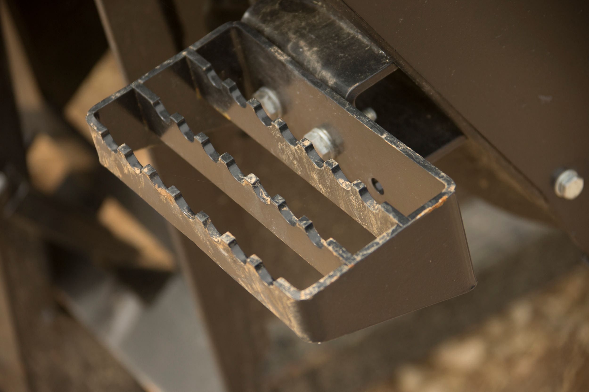 Bolt-on Serrated Step