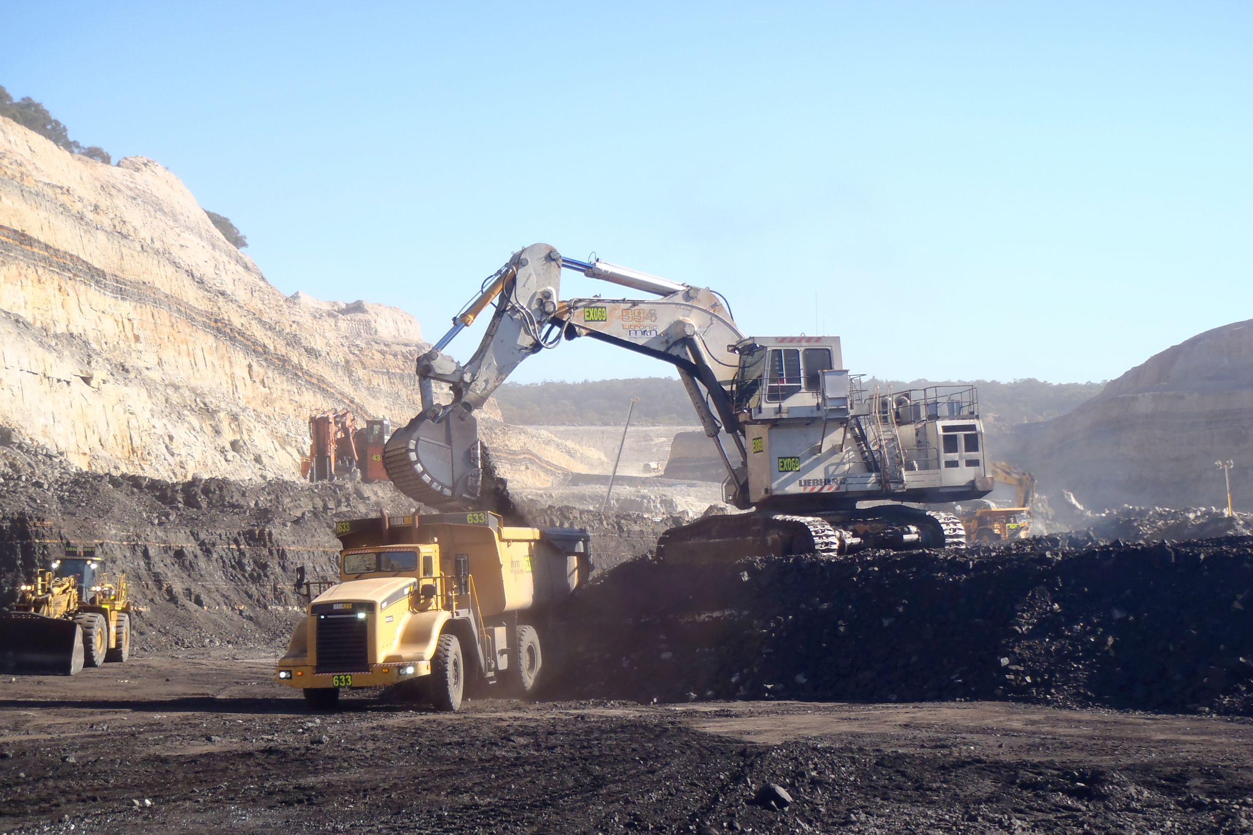 “When I calculate the cost per ton of coal or per cubic meter of top soil versus a standard rear dump truck, the Haulmax units really come into their own once you get into those longer haul distances because of their faster cycle times.”