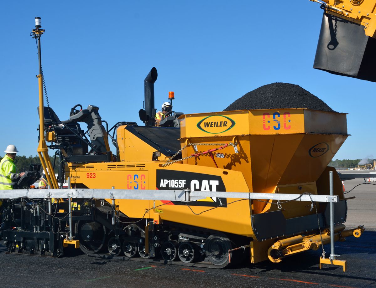 The AP1055F Paver was custom-configured for the project with a hopper insert, truck hitch, a Trimble SCS900 3D system, as well as Cat Grade Control.