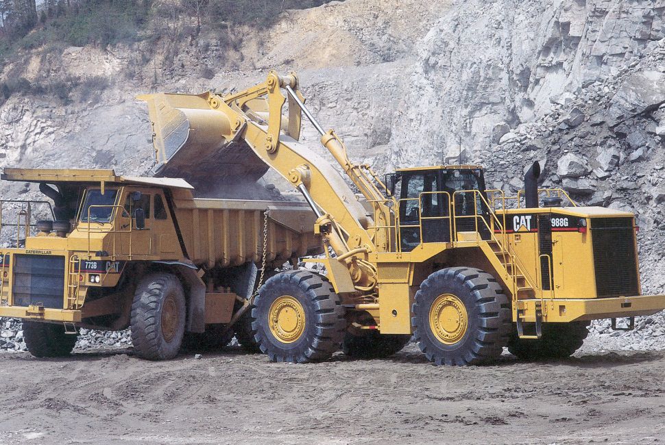 The 988G Wheel Loader was produced in late 2000.  Rated at 9.2 yards, it was equipped with mono boom design like that found on the 992G.