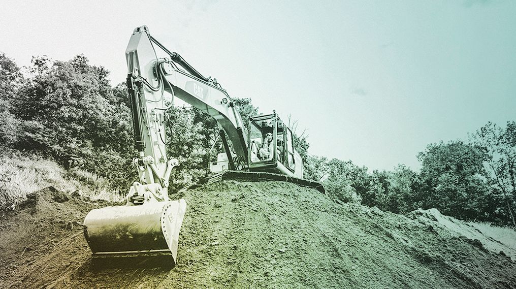 Father & Son “Blown Away” By Cat Grade Assist 323 Excavator