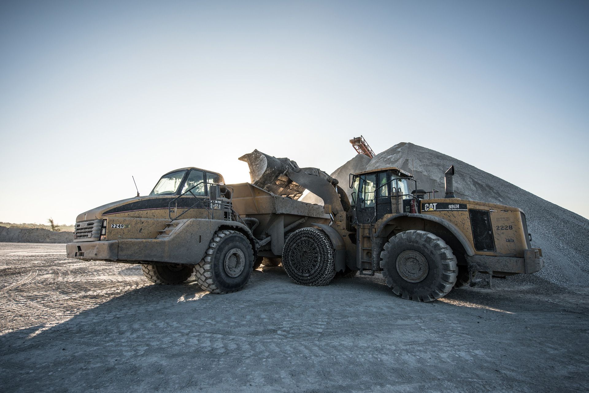 At Schildberg Construction Co. 13 machines run at any given time, averaging 10-12 hour days, every day (totaling well over 40,000 hours for some machines). The 980H hadn’t needed any major fixes for the past 3 years, but the constant usage was taking its toll.