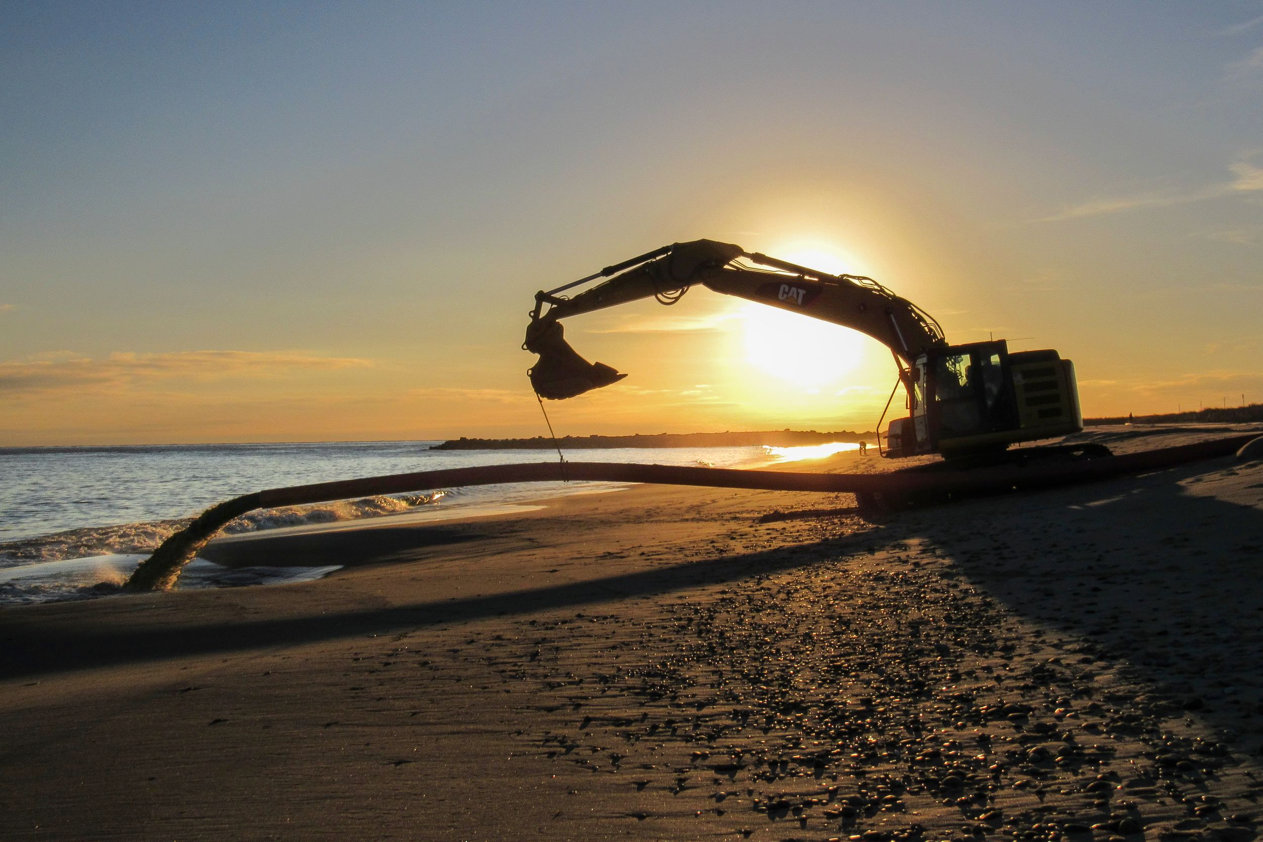 Brennan’s fleet of approximately 400 machines is comprised of cranes, excavators, dump trucks, wheel loaders, towboats and dredges. Cat® machines comprise approximately 30% of the fleet.