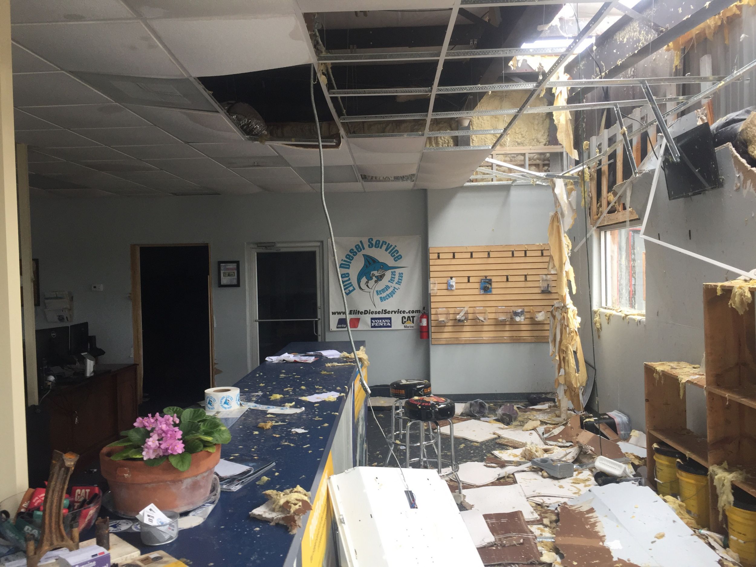 Hurricane Harvey may have destroyed Elite Diesel Service’s shop, but it couldn’t stop the authorized Cat® marine dealer from working to keep its customers and employees afloat. 