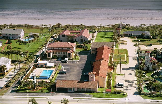 Beachfront Hotel Keeps The Power On Despite Hurricane