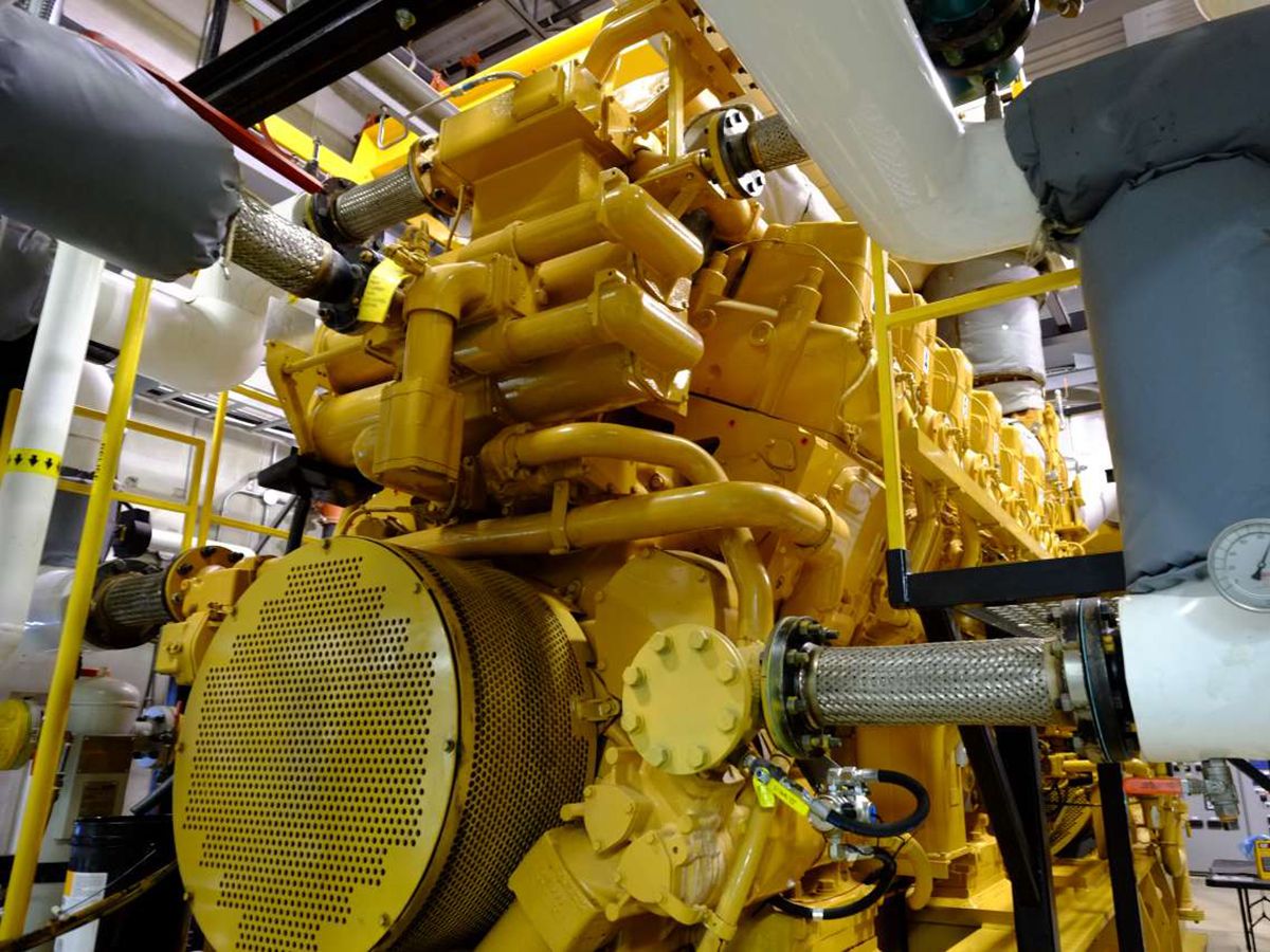 The CG260 Series generator sets provide a combined 7 MW of electricity and 7 MW of thermal energy to the Markham District Energy system. 