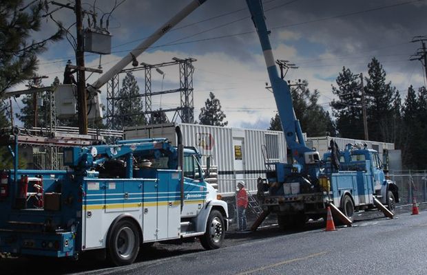 Replacing utility poles, company parallels Cat® power modules