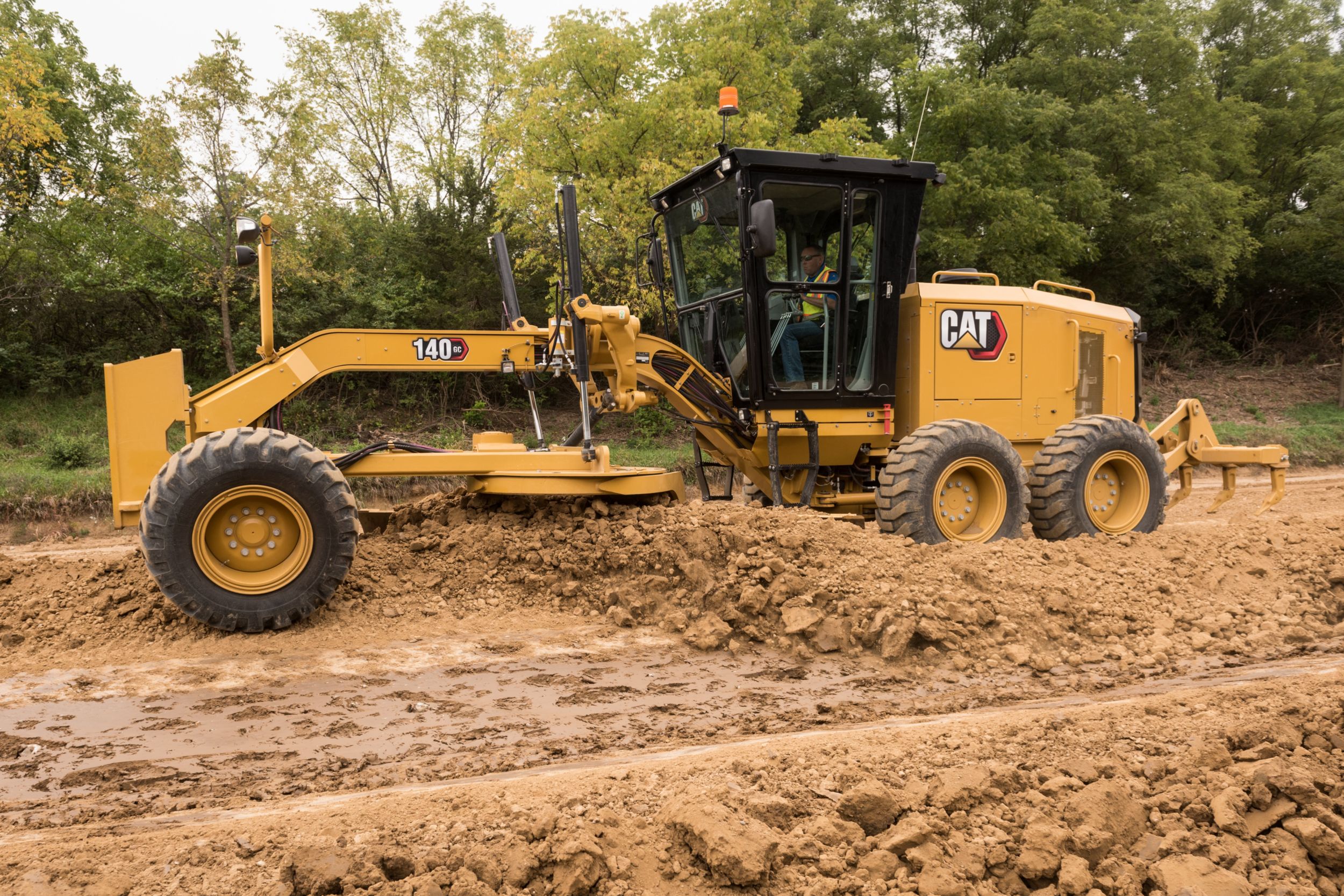 A nova motoniveladora Cat 140 GC