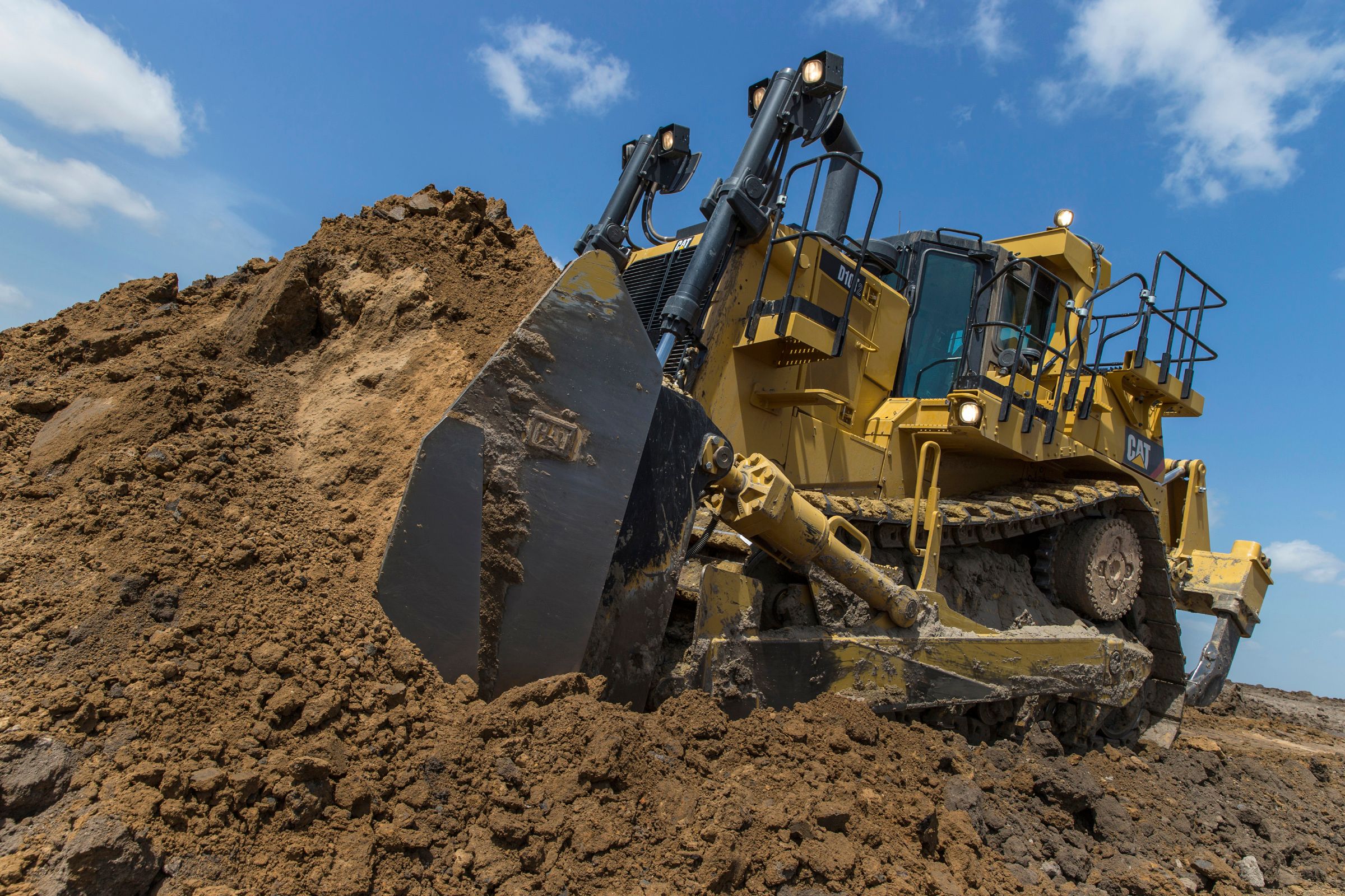 Cat D10T2 pushing dirt